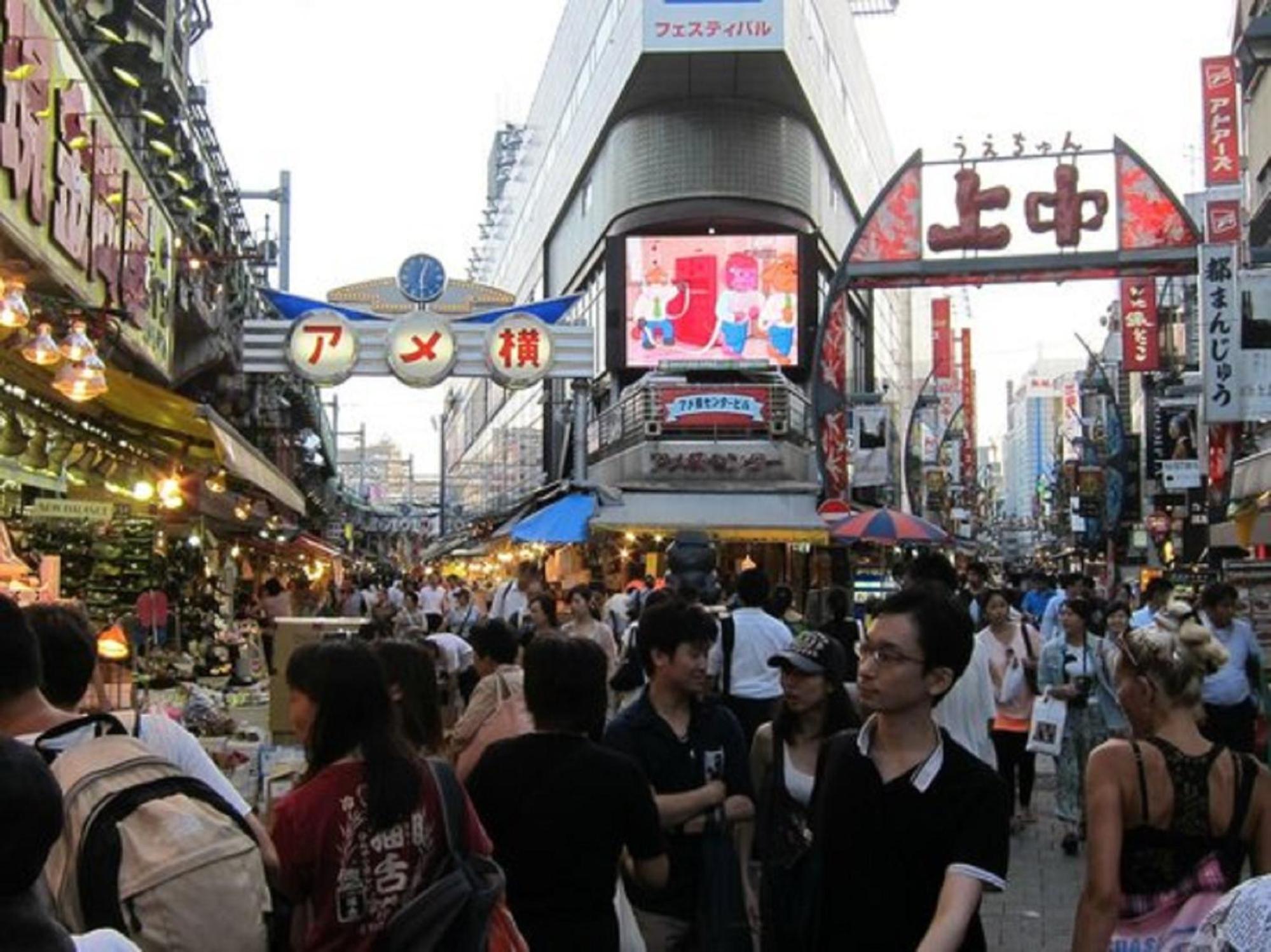 Issyuku Higashiueno Hotel