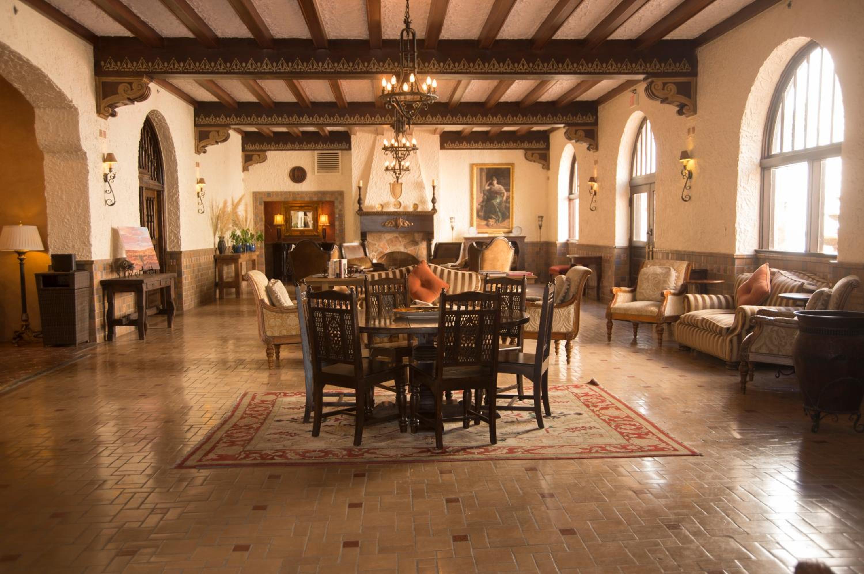 Alpine Vacations - The Holland Hotel - Property Image 2
