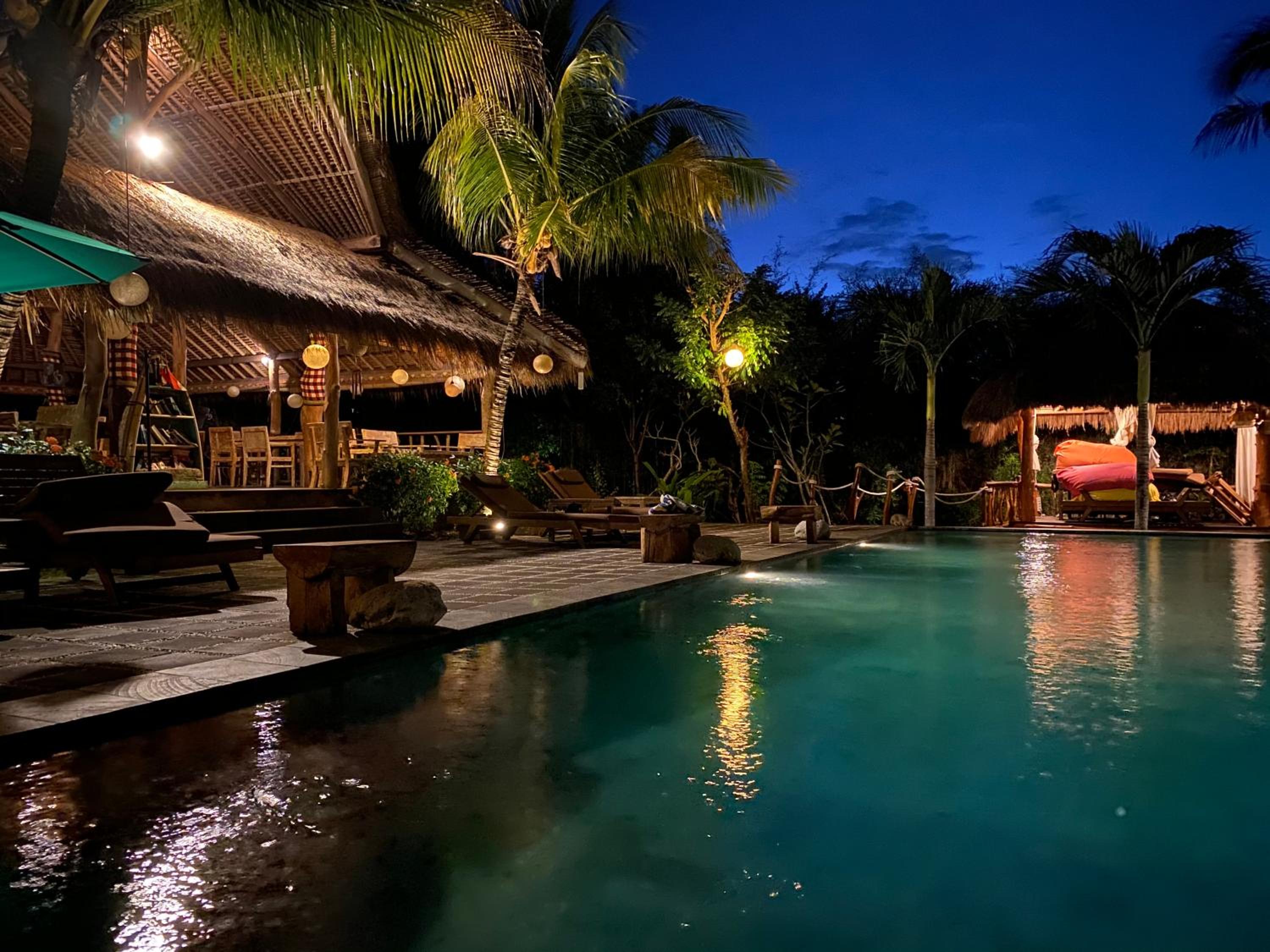 Flower Bud Bungalow Balangan