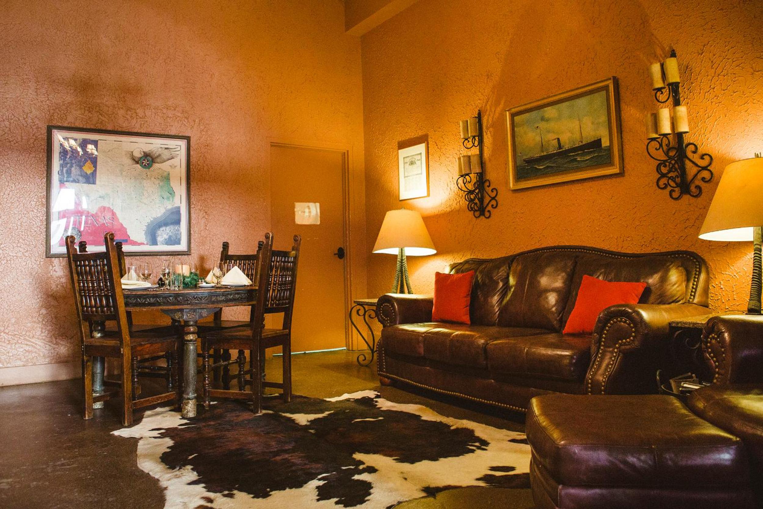 Alpine Vacations - The Holland Hotel - Property Image 7