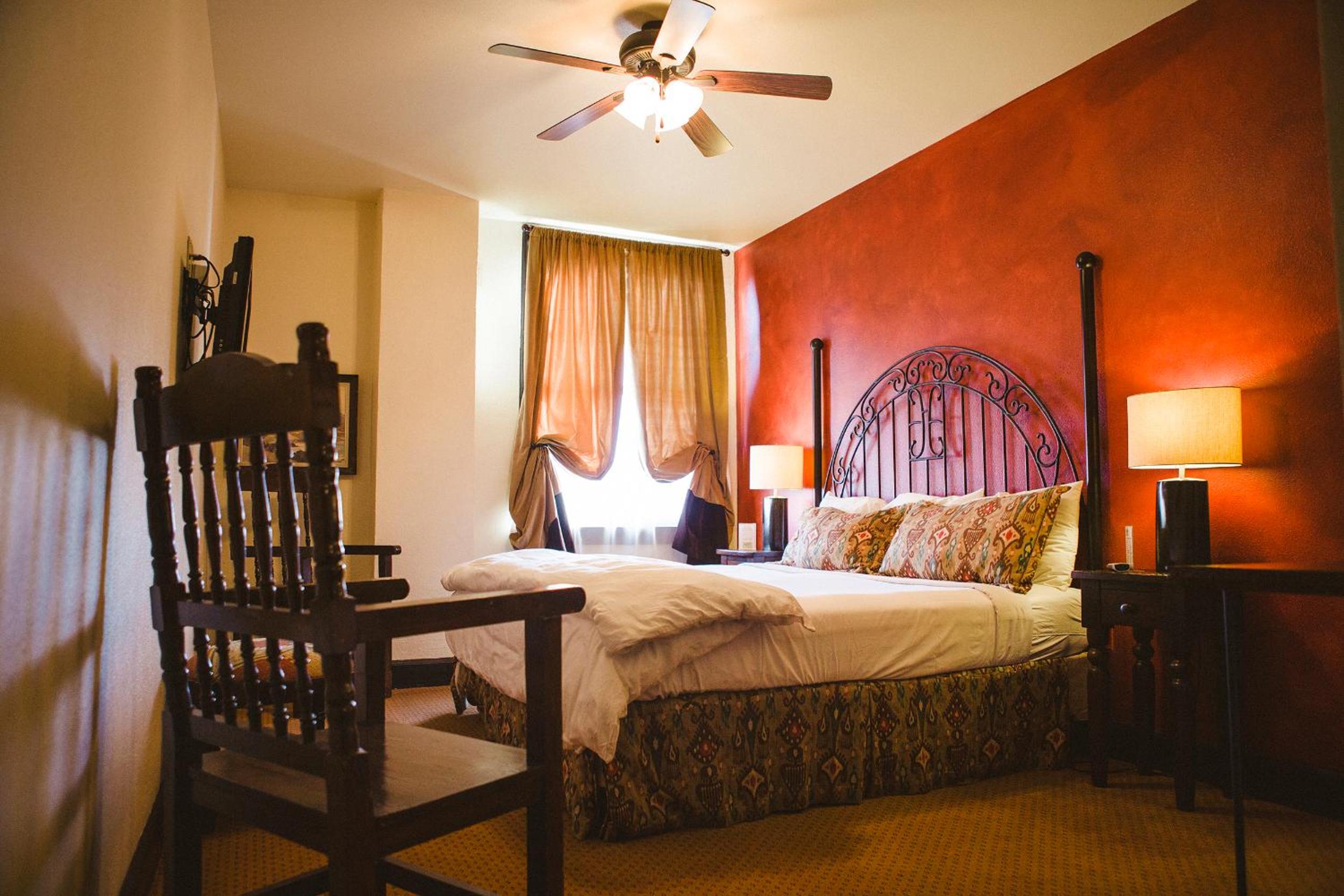 Alpine Vacations - The Holland Hotel - Property Image 5