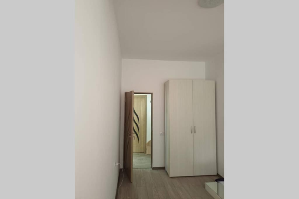 Moni apartment