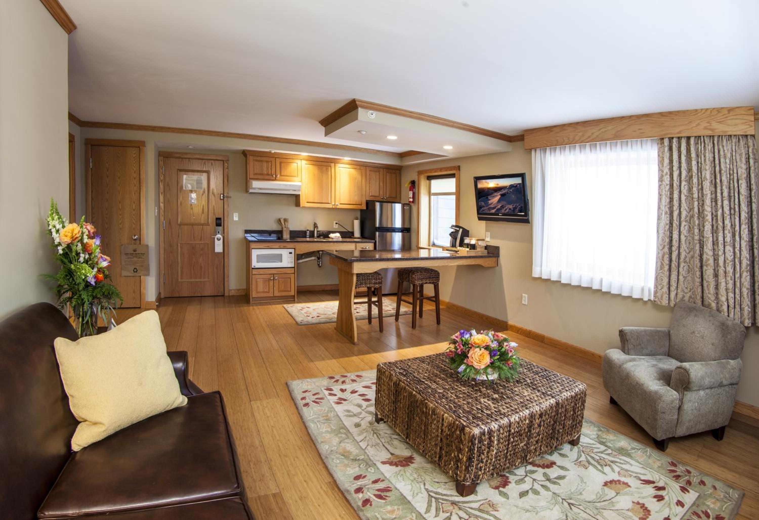 Golden Arrow Lakeside Resort