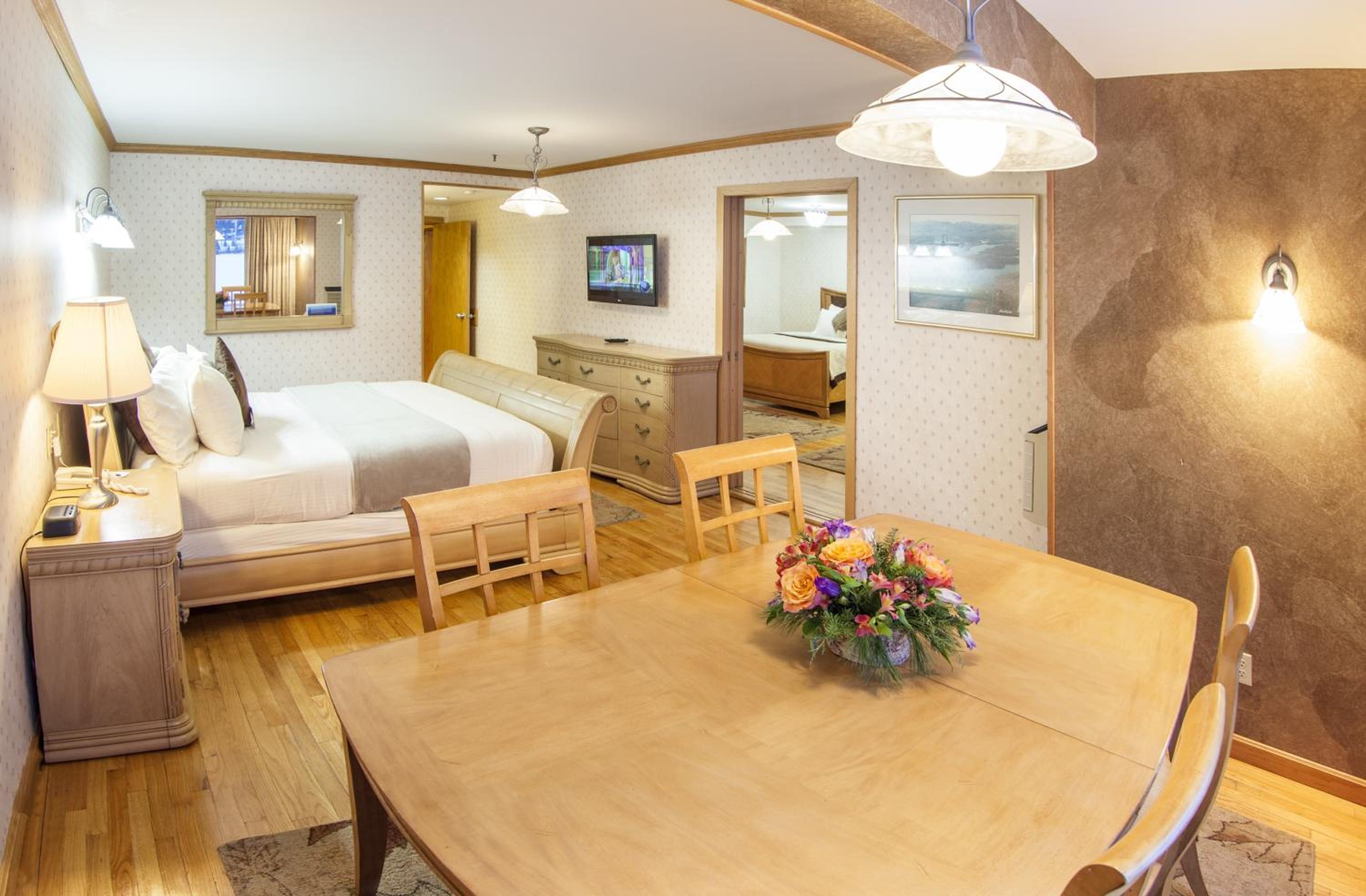 Golden Arrow Lakeside Resort