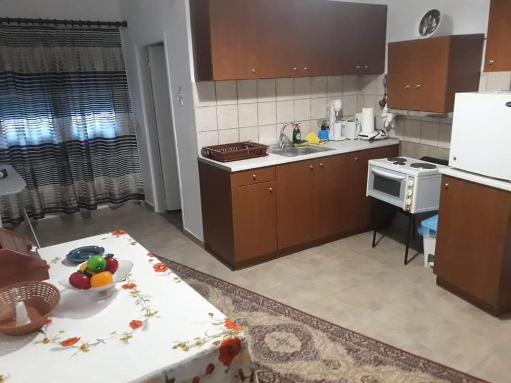 Dimitris house