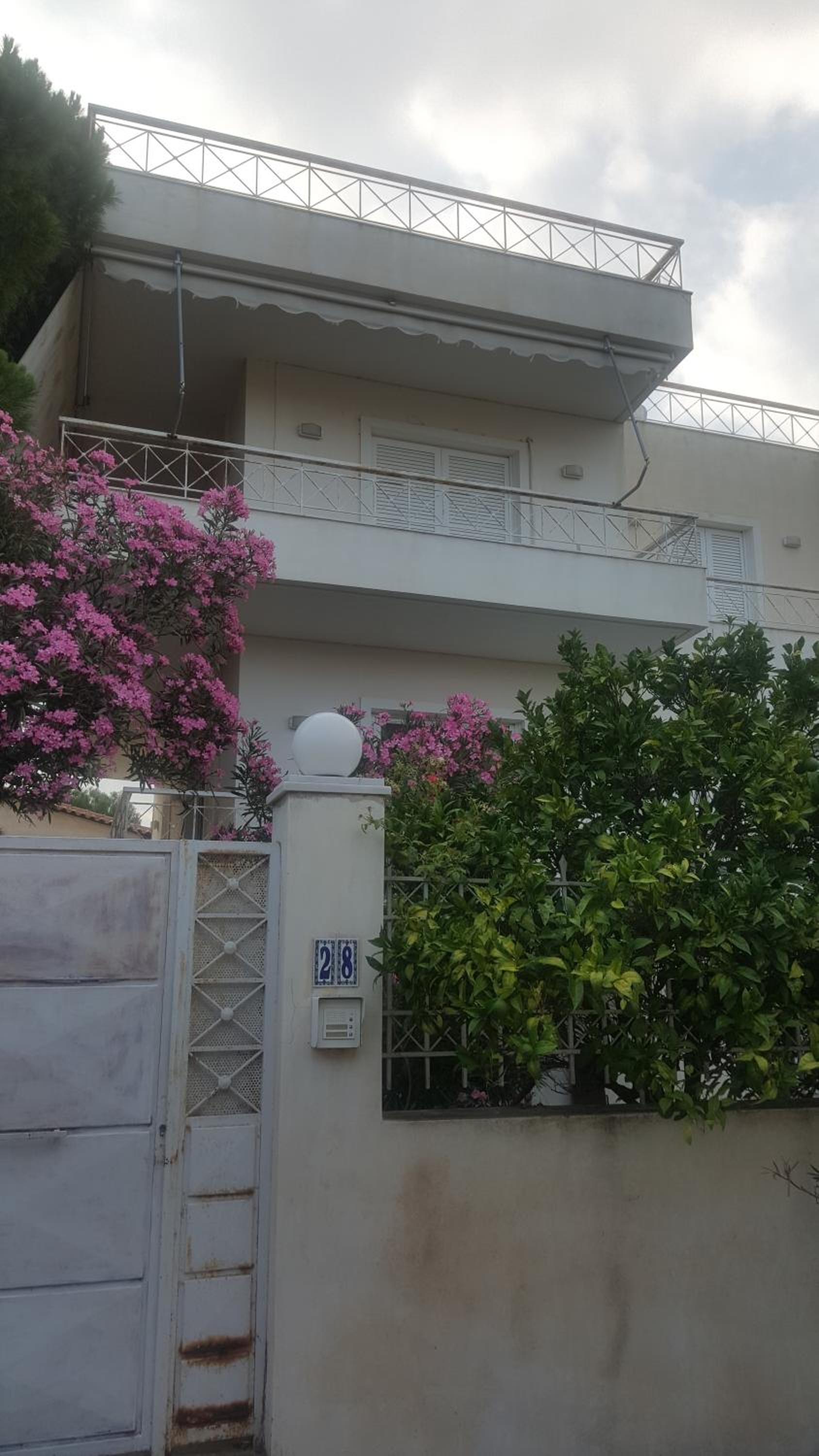 Hotel Joan's airport apartment - Image 1