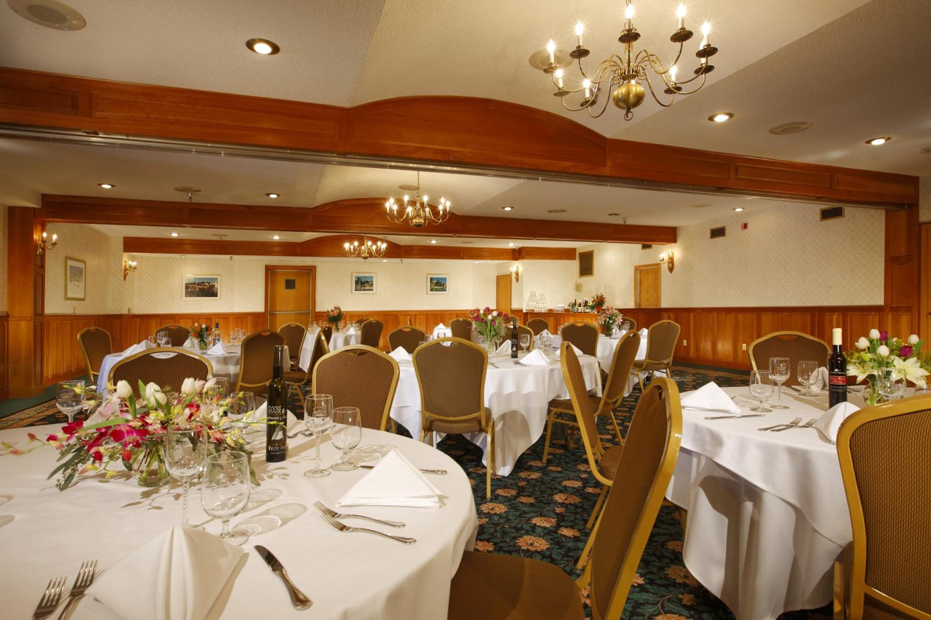 Golden Arrow Lakeside Resort