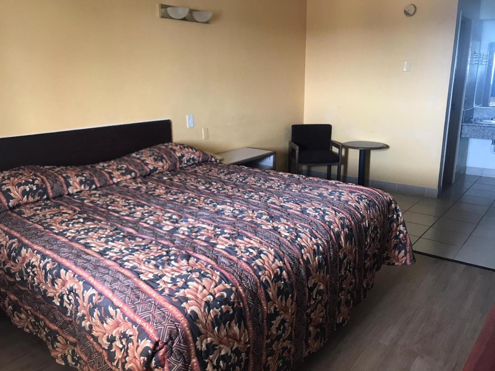 Lone Star Inn