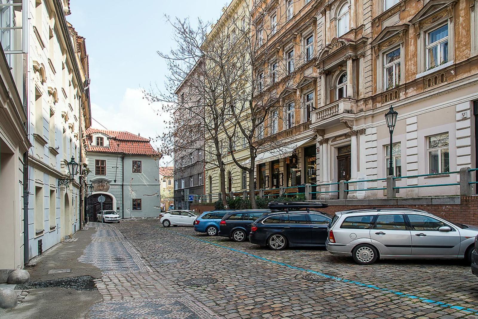 Quiet Apartment in The Old Town
