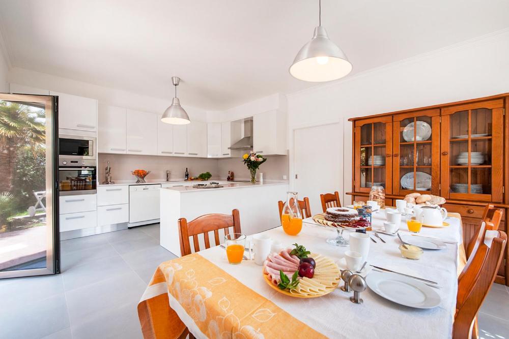 Beachouse - Surf, Bed & Breakfast