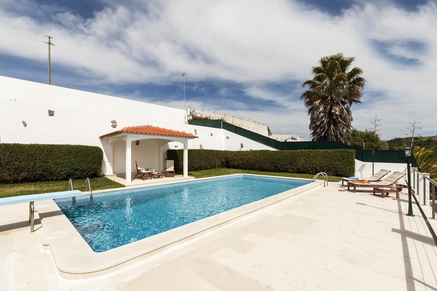 Beachouse - Surf, Bed & Breakfast