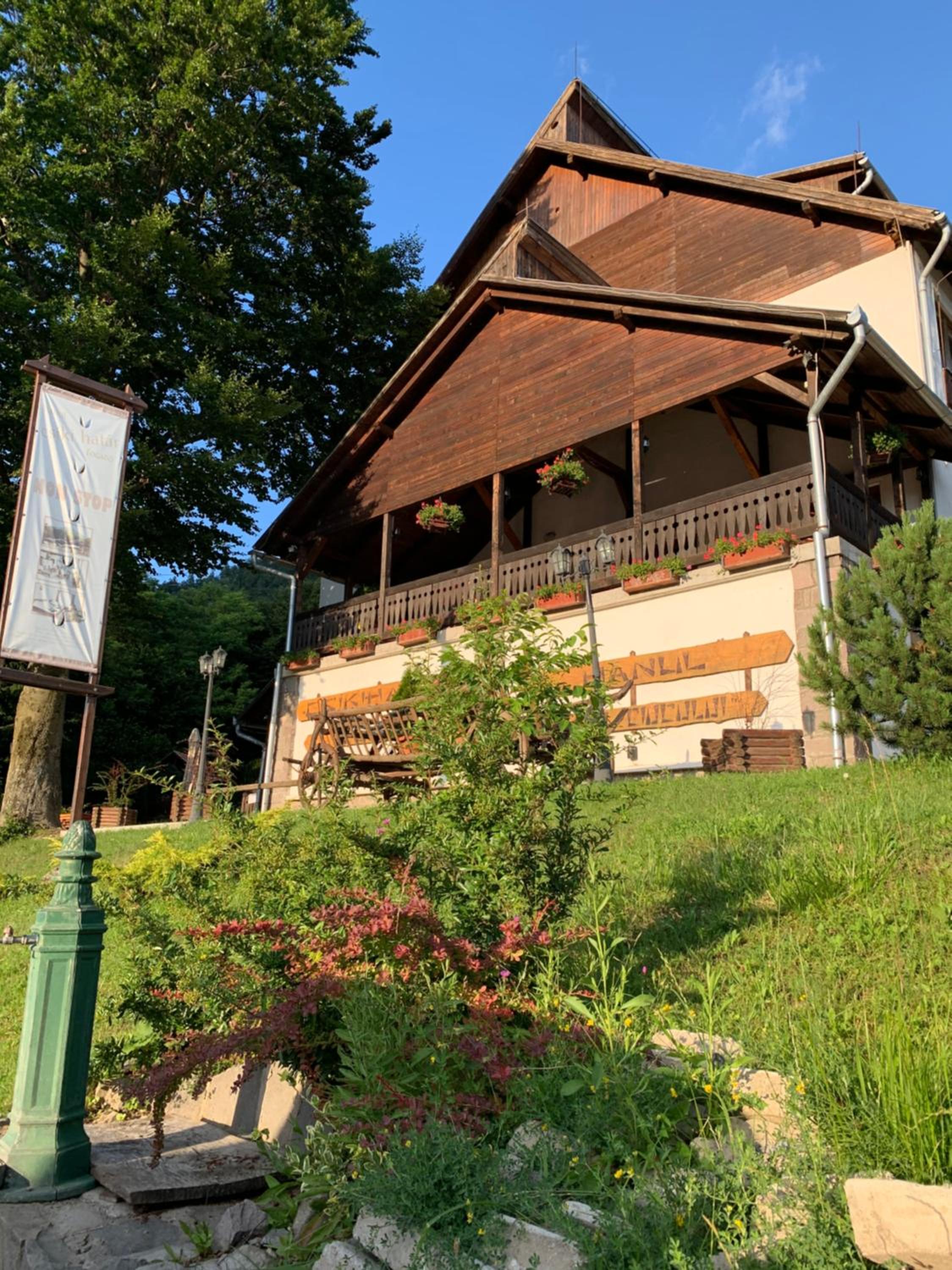 Hotel Csíki Határ Fogadó/ Hanul Hotarul Ciucului - Image 1