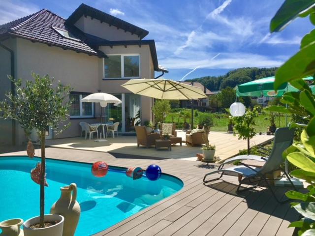 Cozy 2.5 Apartment with Swimmingpool