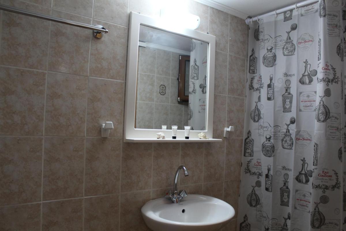 Vakis Apartments 2 view 3