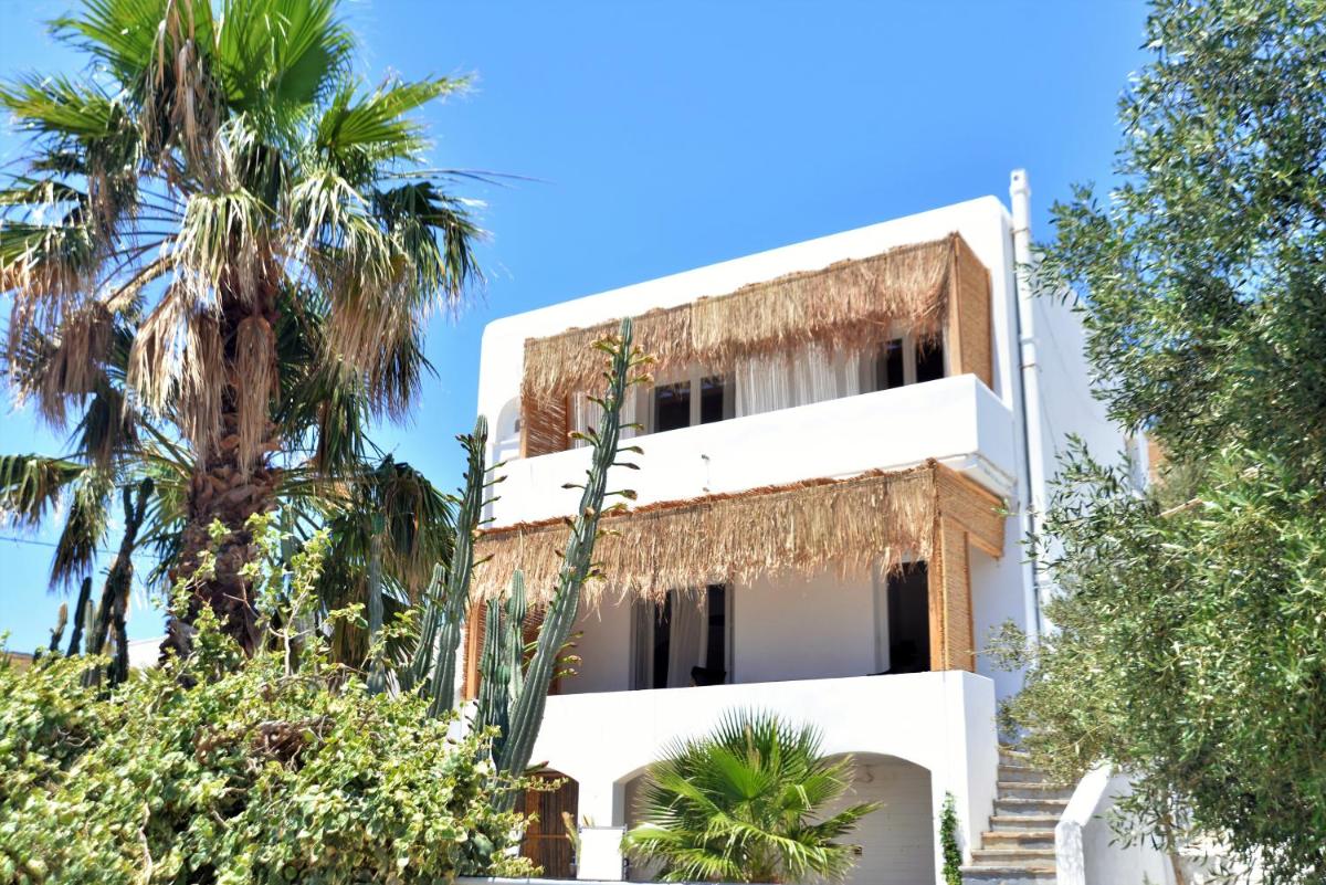Aloe Mare Suites view 4