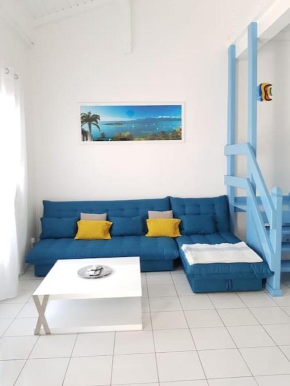 "L îlet bleu" T3 au cœur du Gosier avec vue mer view 2