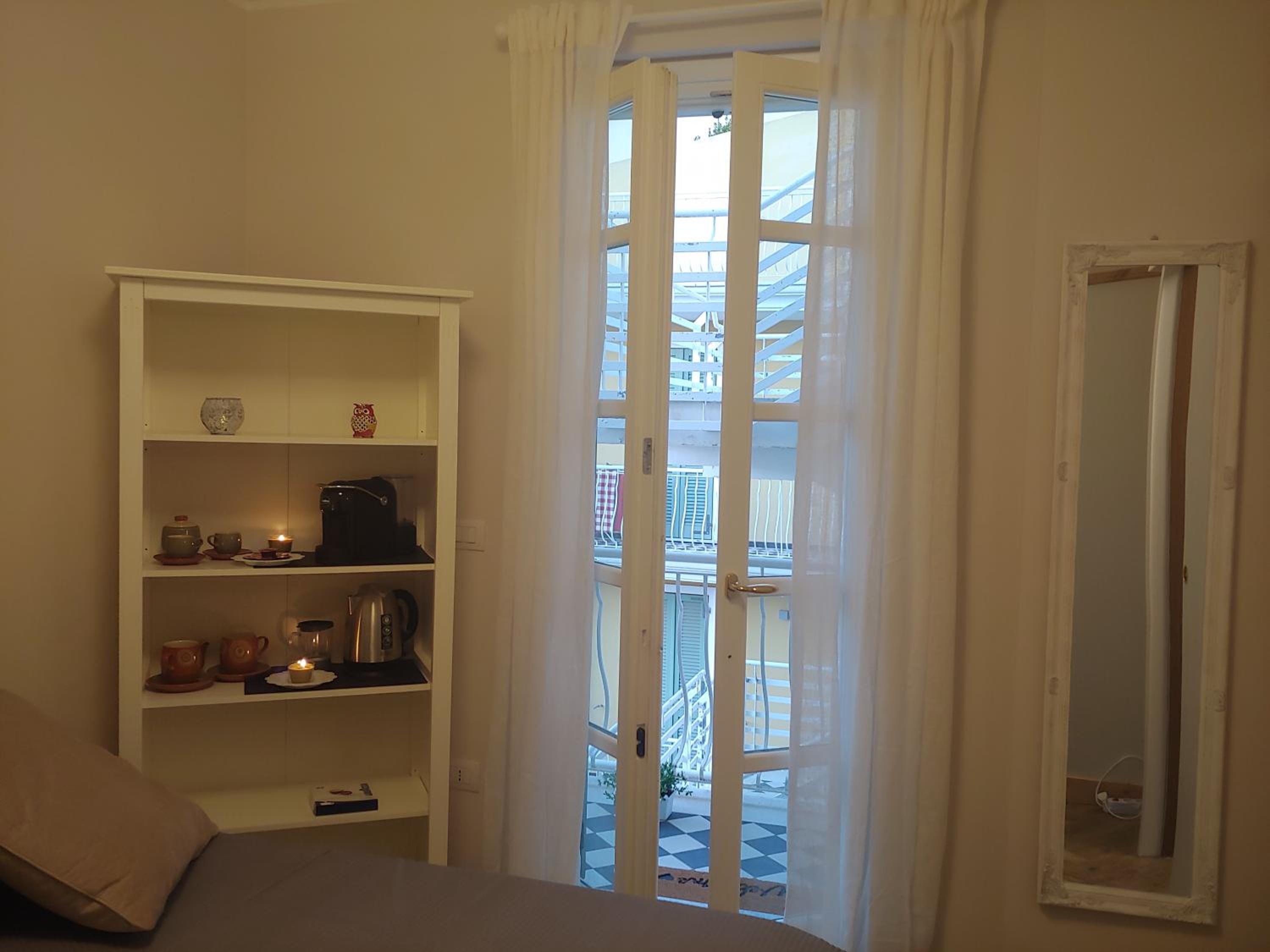 TINY ROOM en Sassari — hotel room