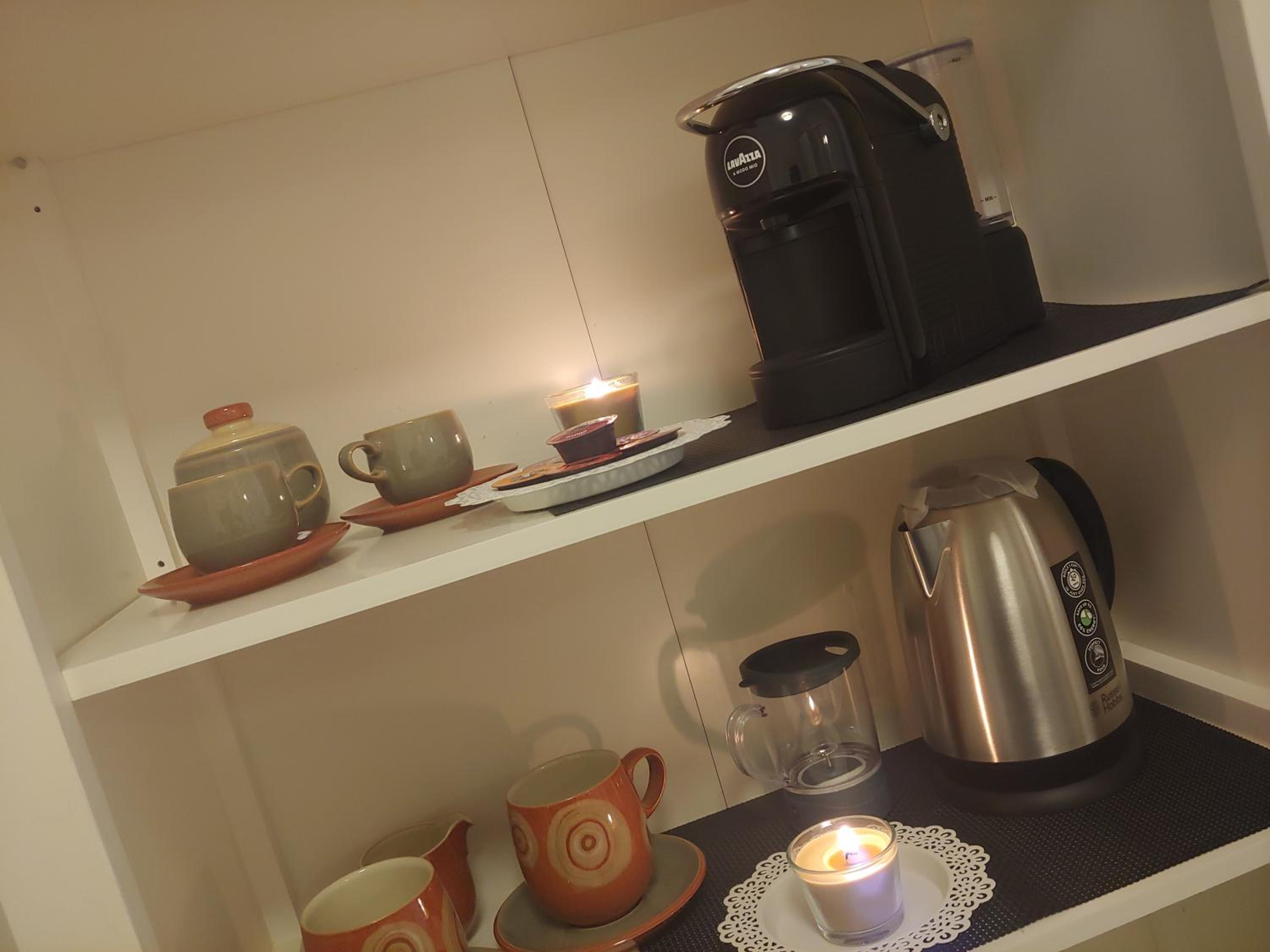 TINY ROOM en Sassari — kitchen