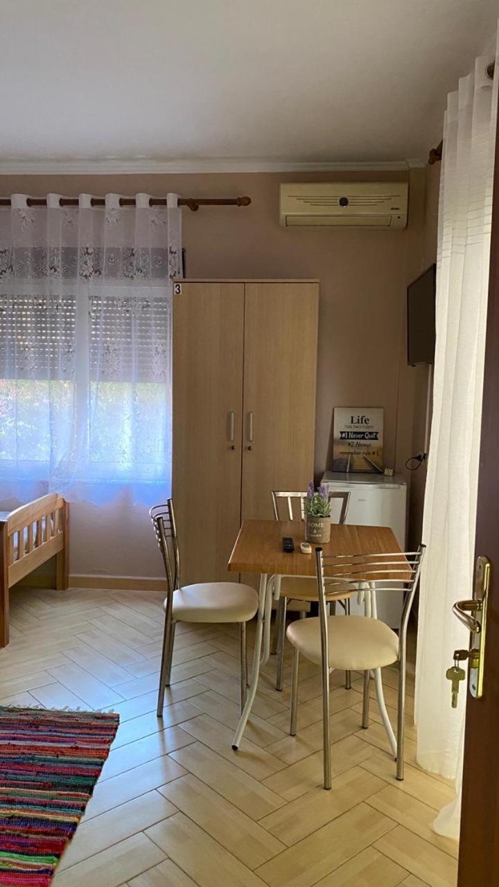 Hotel Durres Vila 53