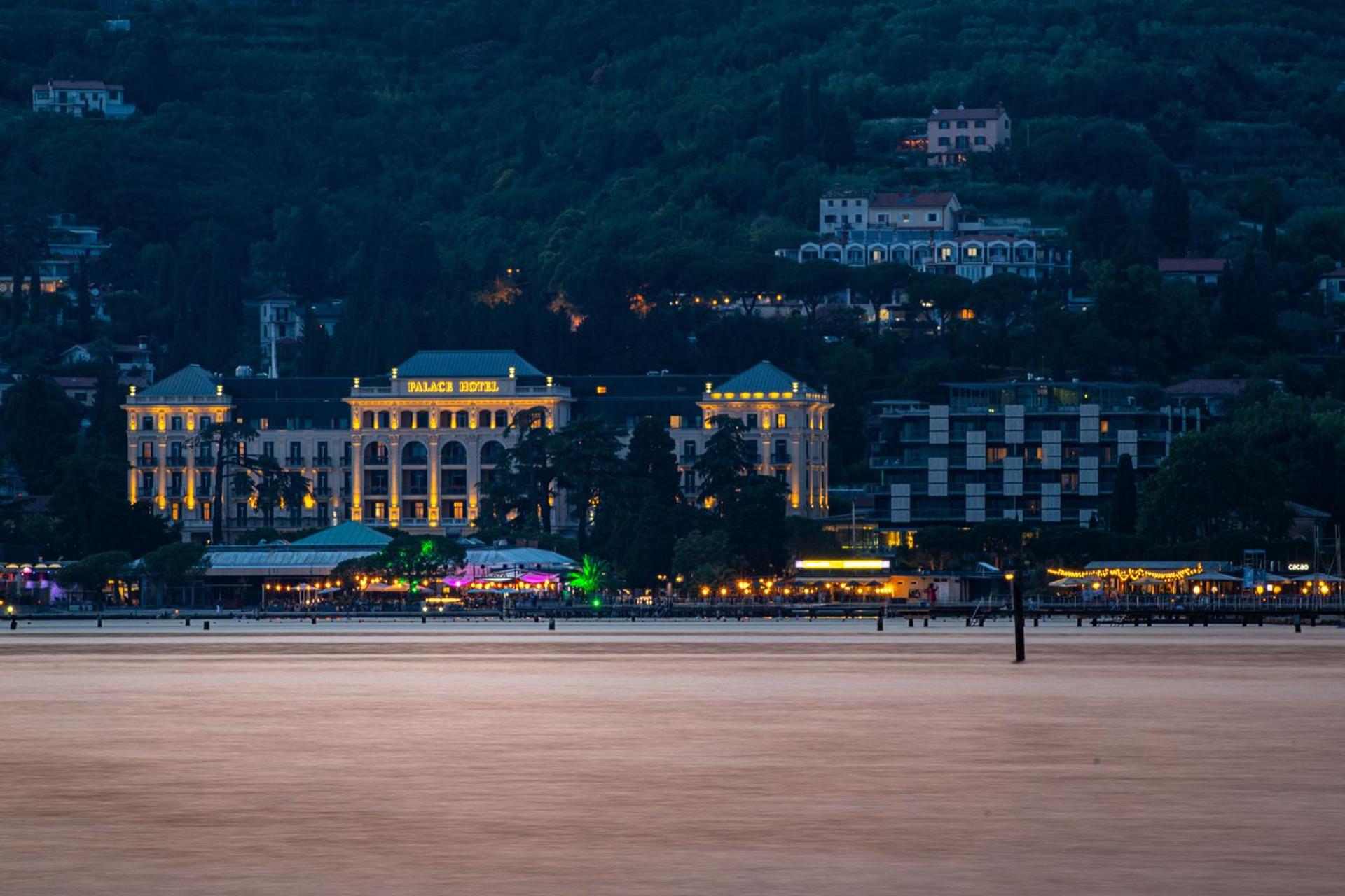 Ocean Beauty Beachfront Boat House in Portorož with Sea View and Jacuzzi