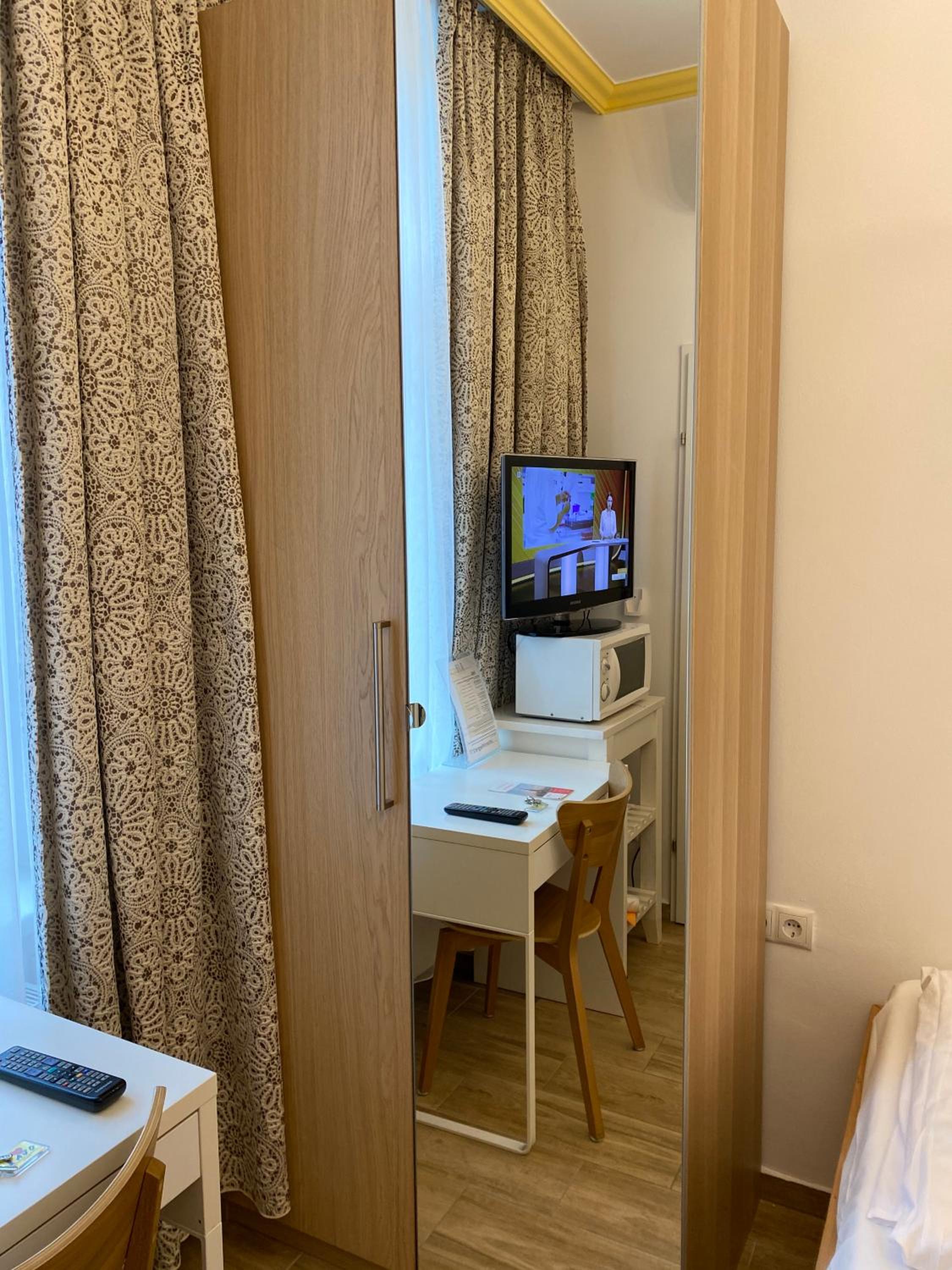 AJO Vienna Central Room - Contactless Check-in
