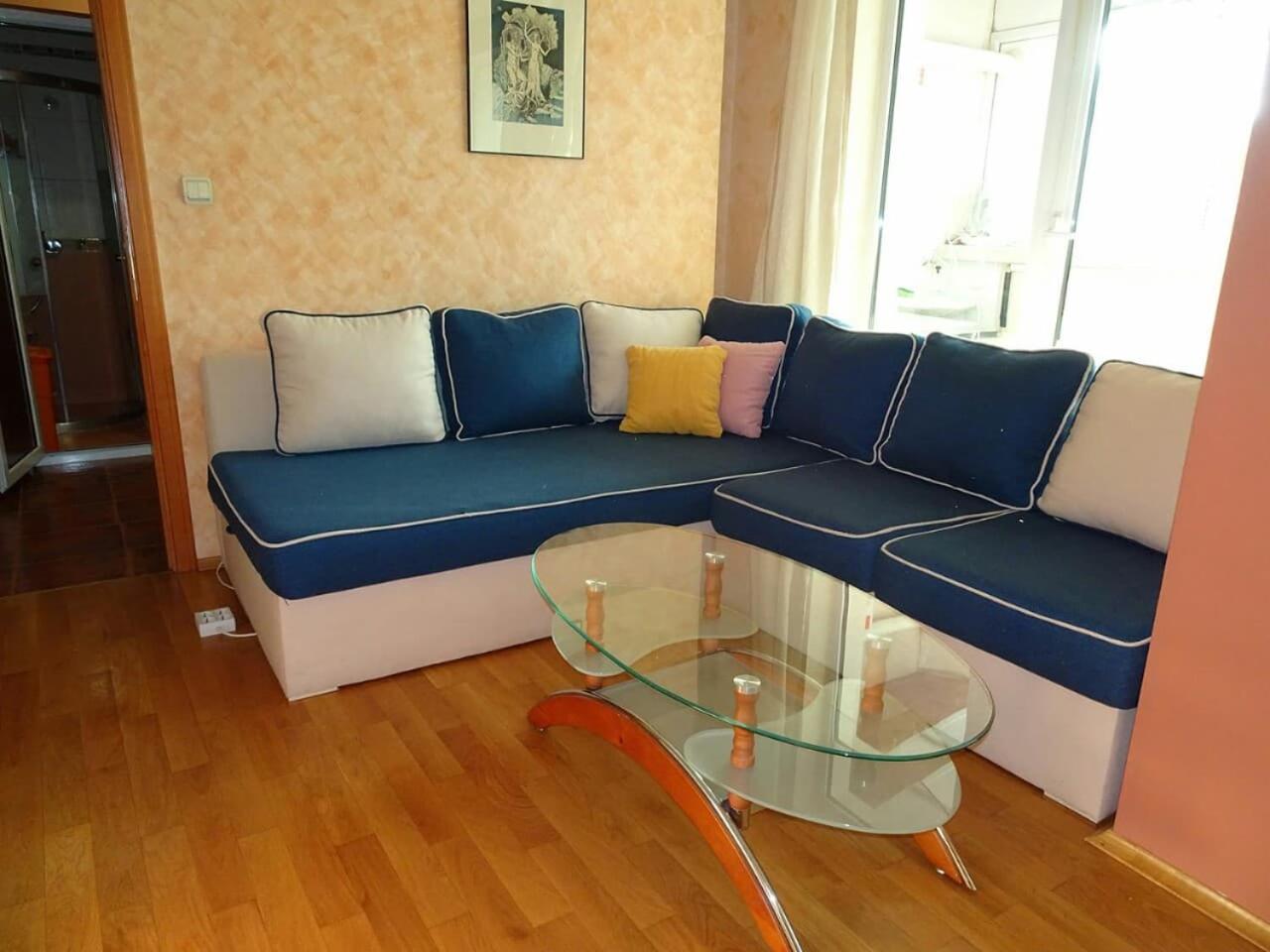 HostEx Vintage Apartment