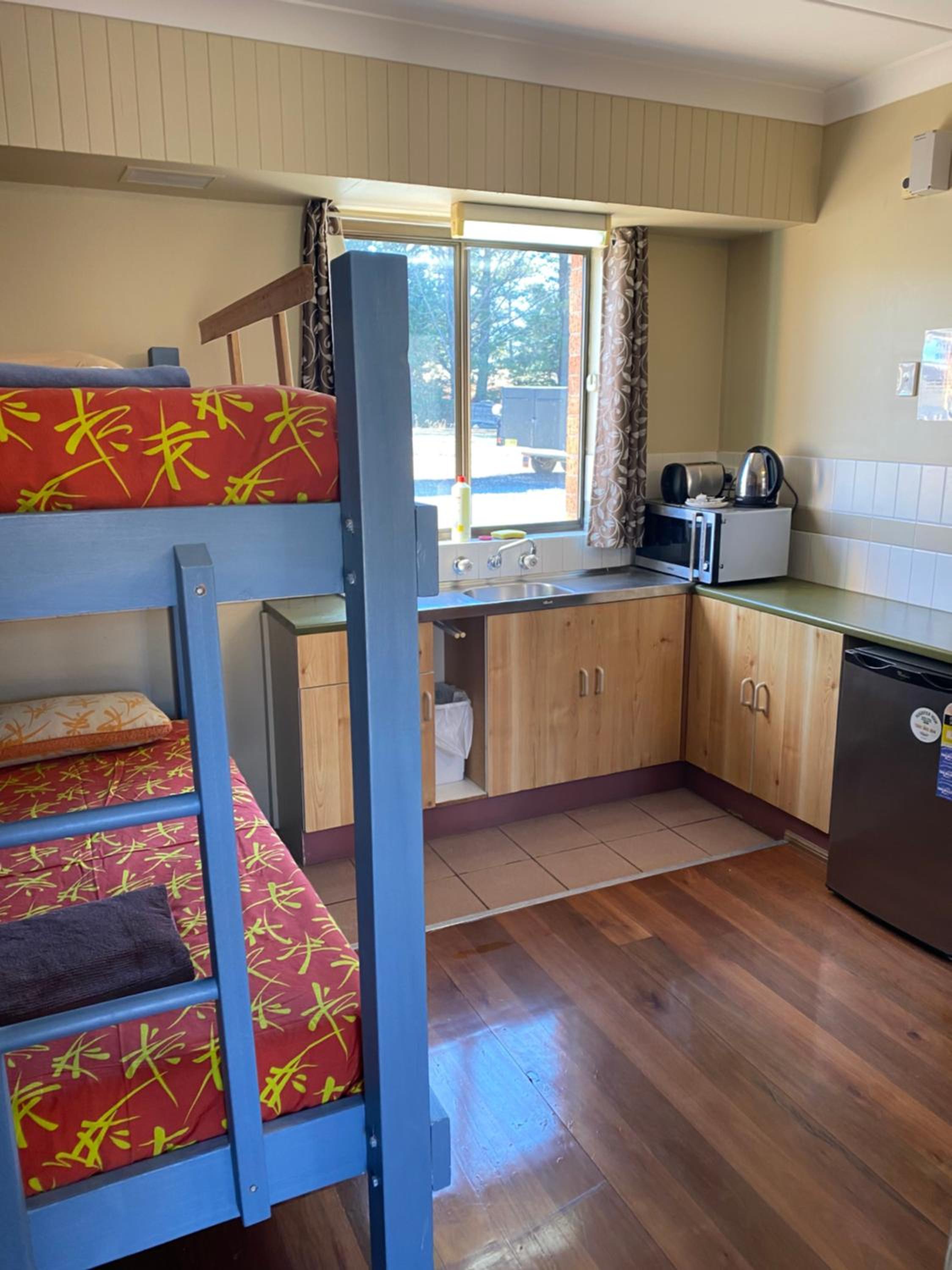 Snowgate Motel + Apartments