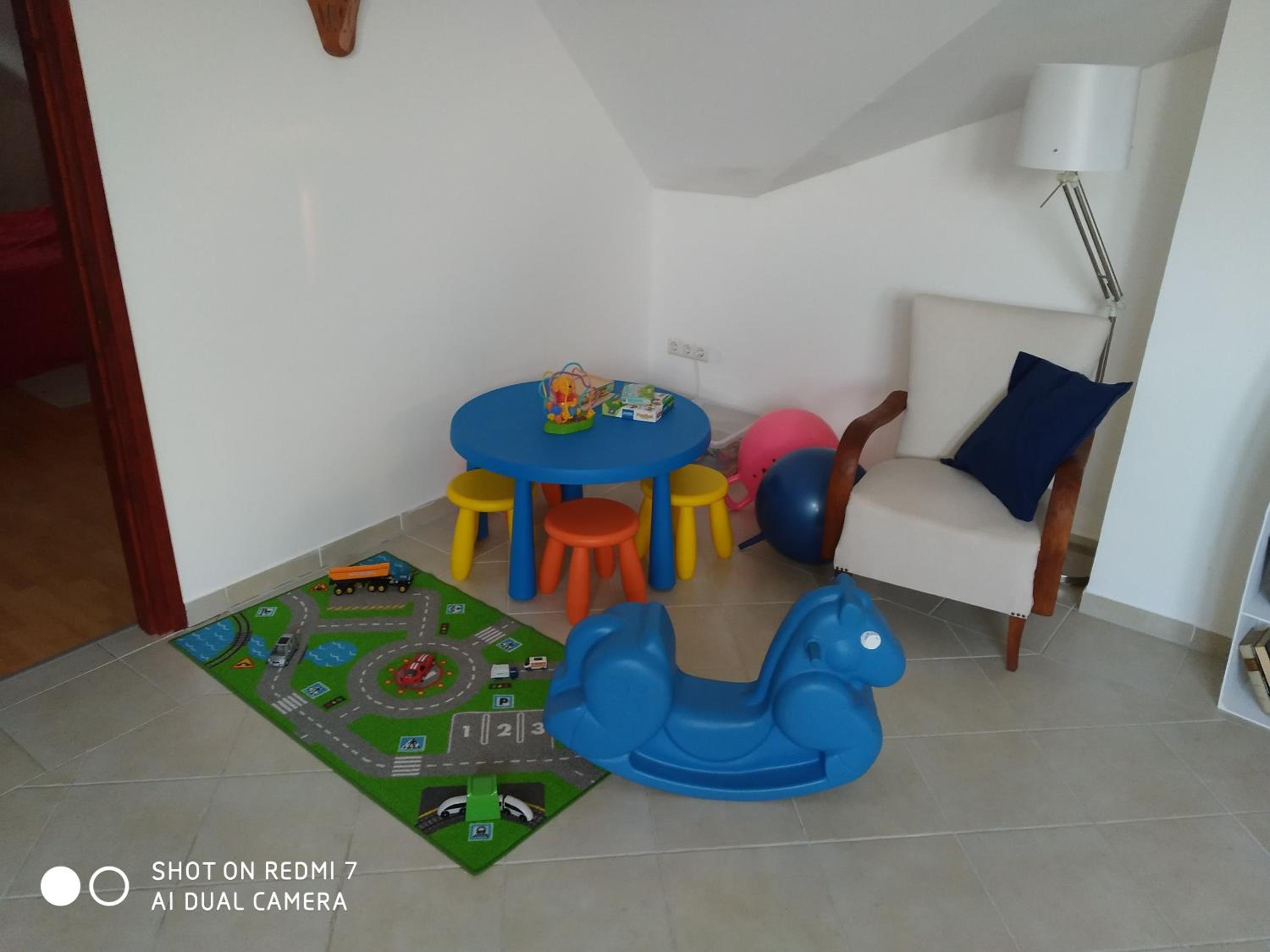 Photo 33