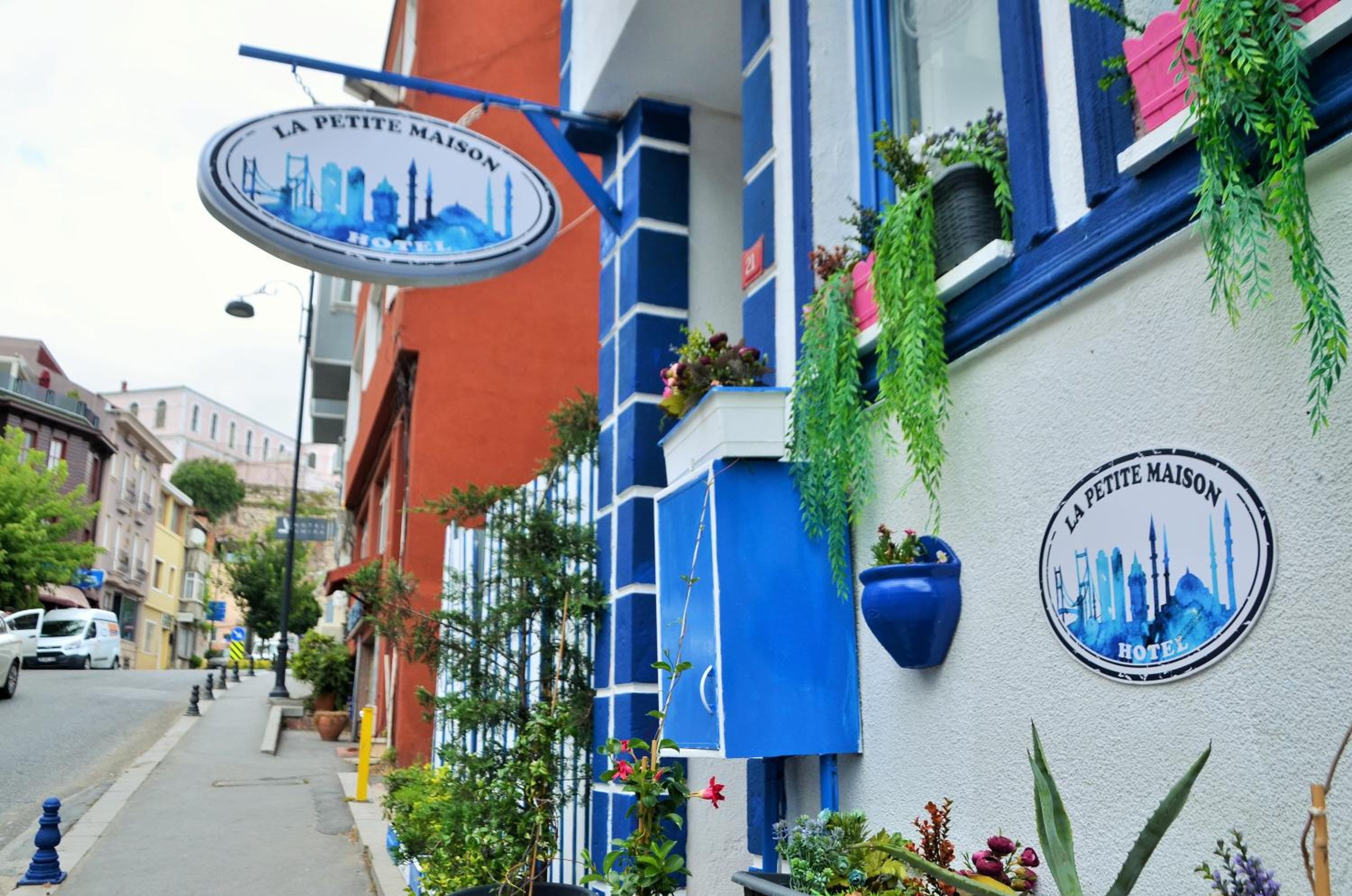 La Petite Maison Otel - Image 19