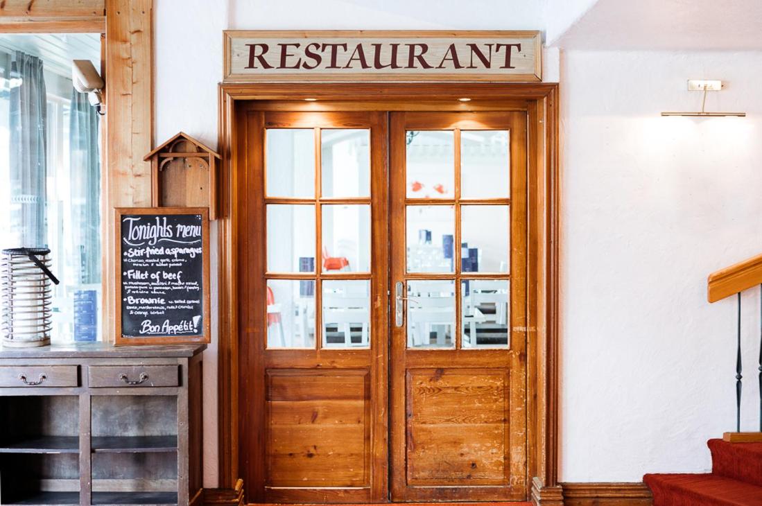 restaurant