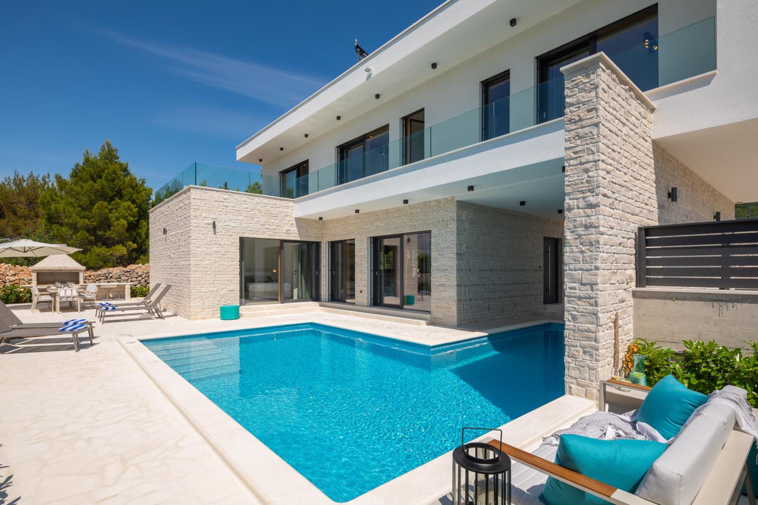 VILLA VM view 5