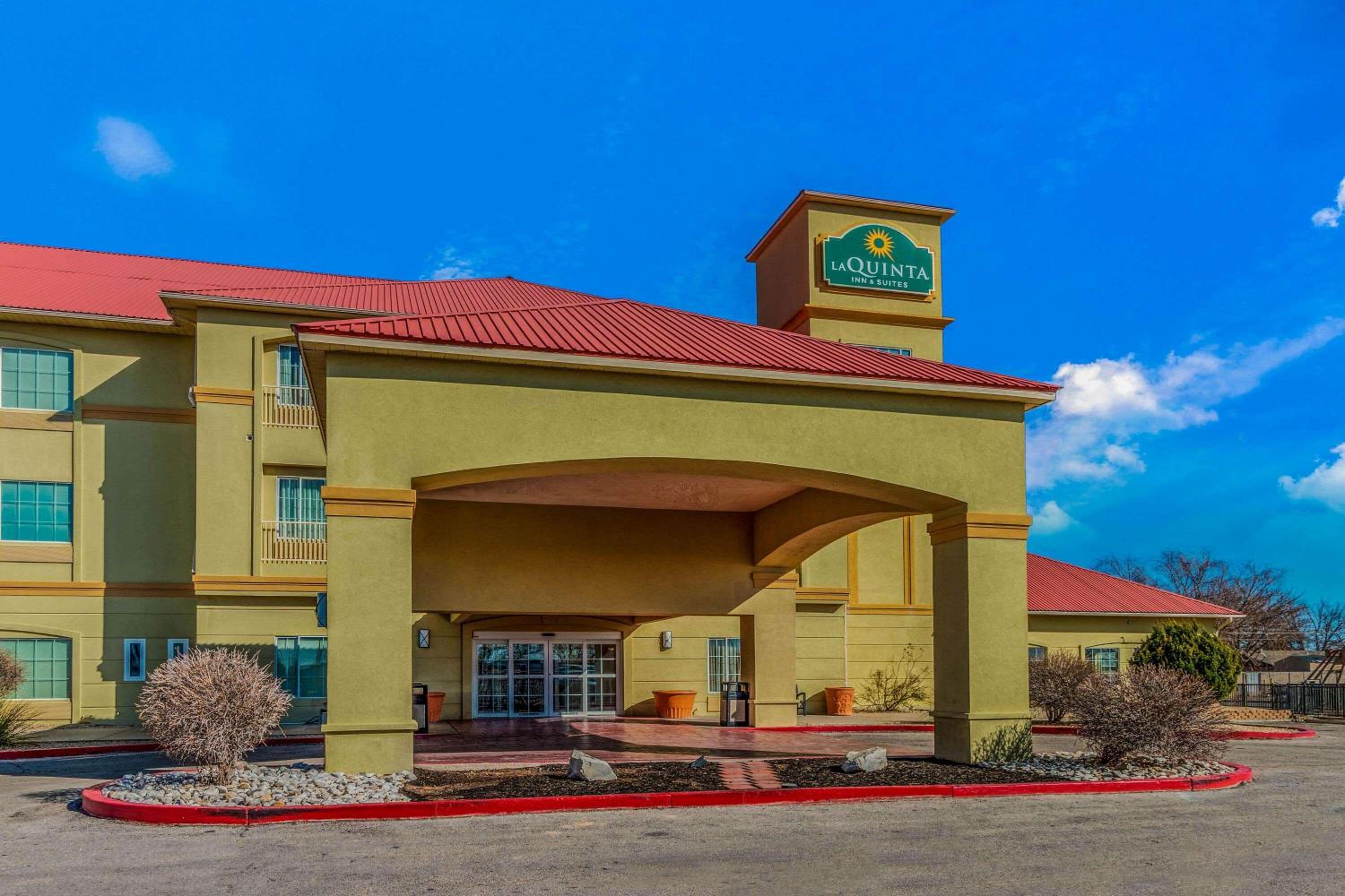 Hobbs Vacations - La Quinta by Wyndham Hobbs - Property Image 5