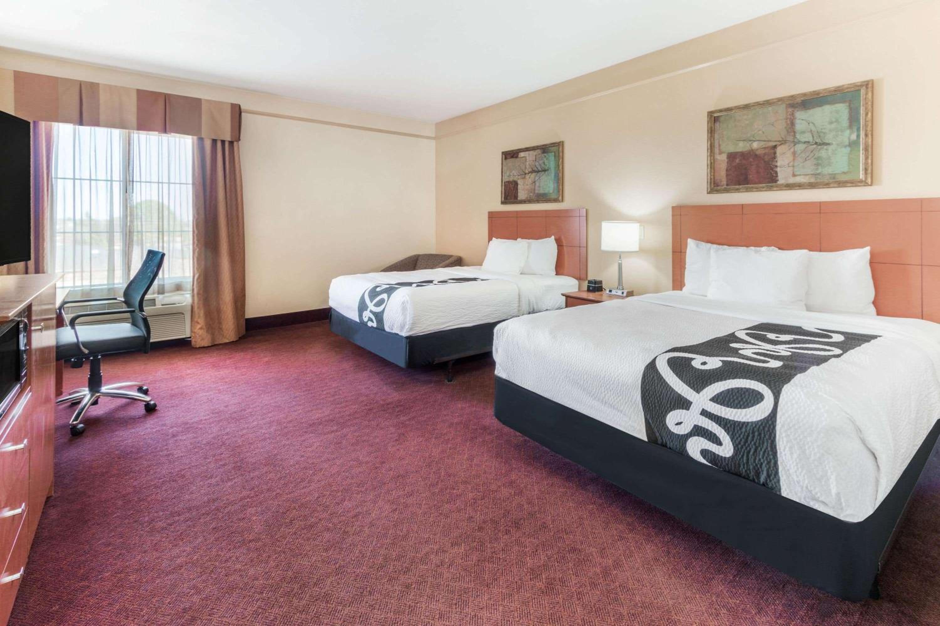 Hobbs Vacations - La Quinta by Wyndham Hobbs - Property Image 10