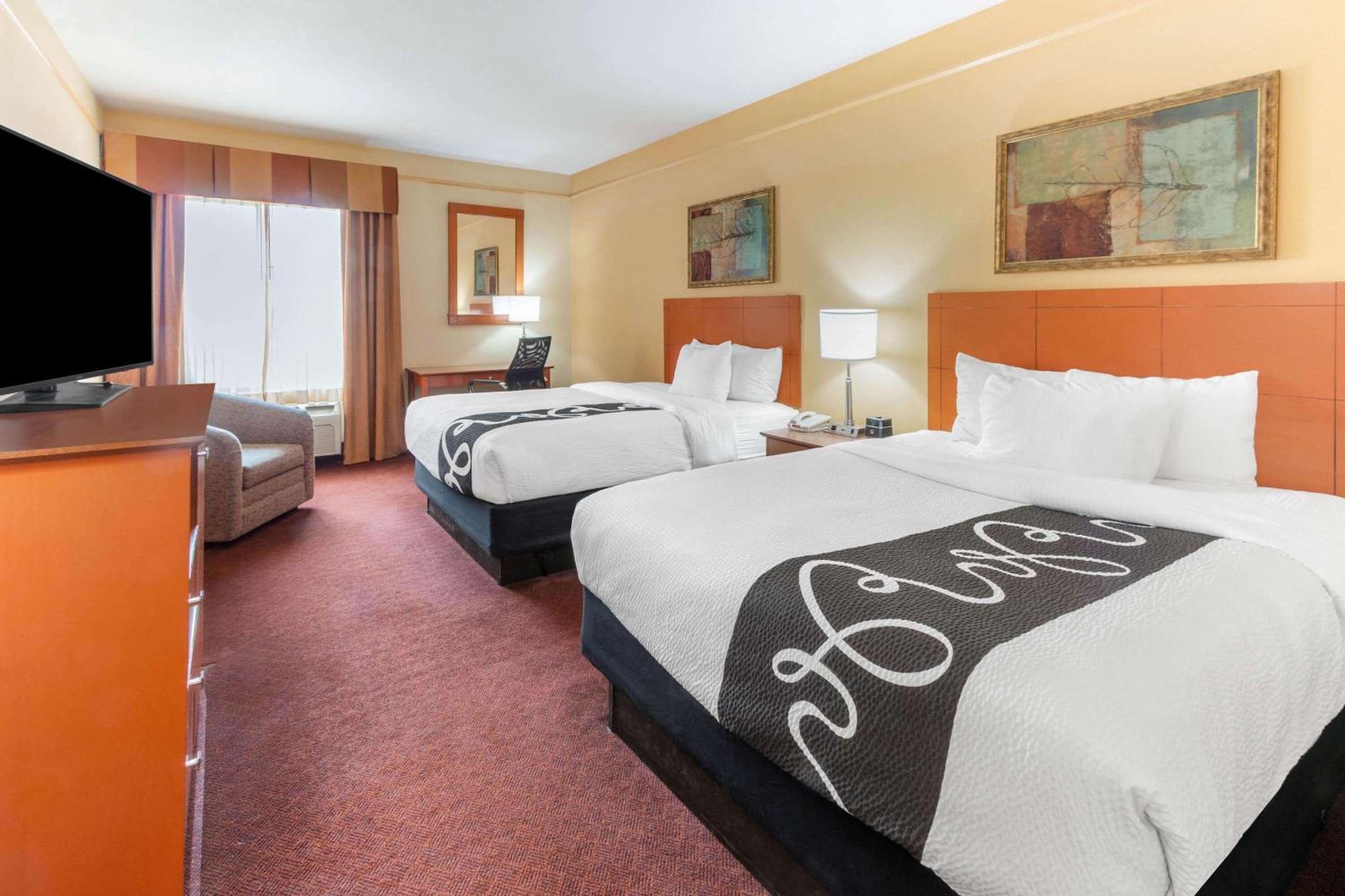 Hobbs Vacations - La Quinta by Wyndham Hobbs - Property Image 2