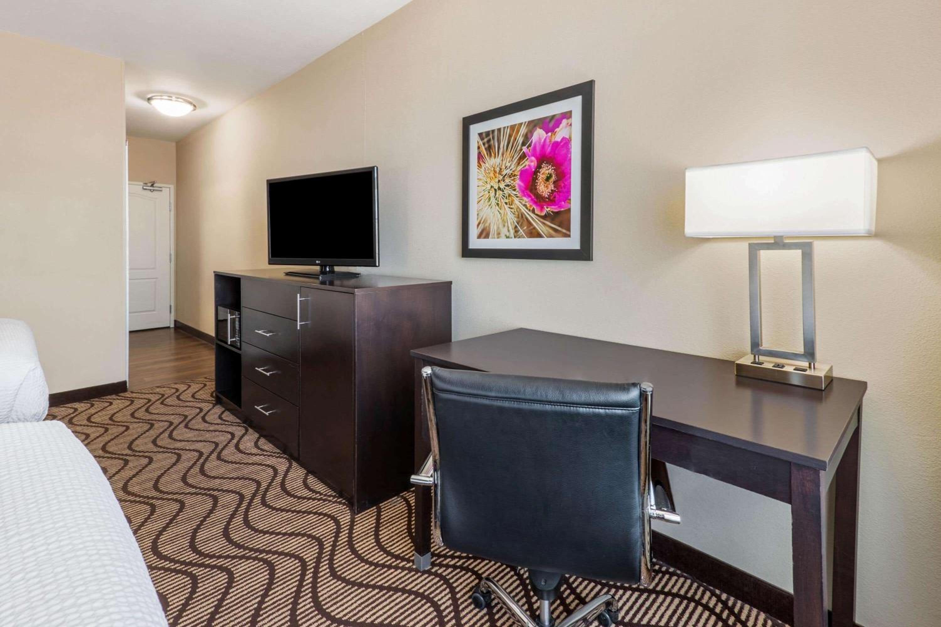 La Quinta by Wyndham Artesia