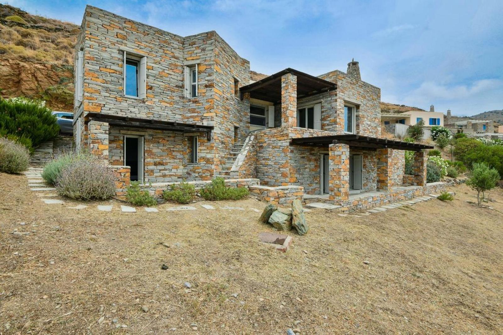 VILLA OTZIAS