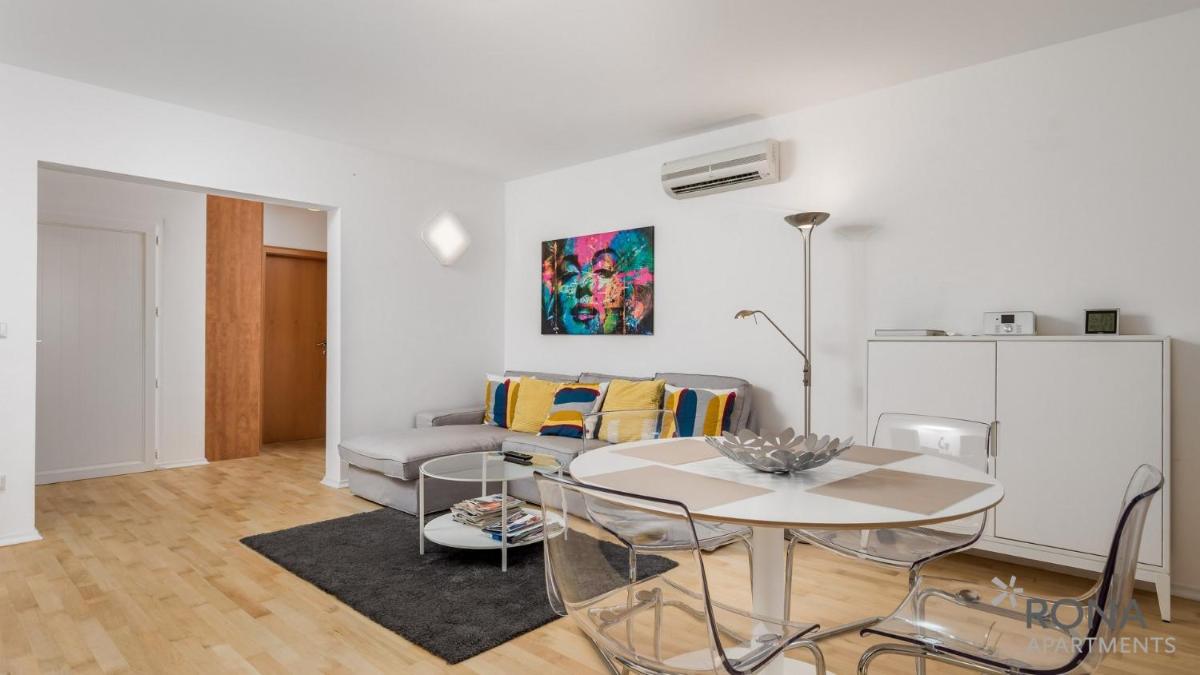 Rona Spacious apartment with a panoramic view view 4