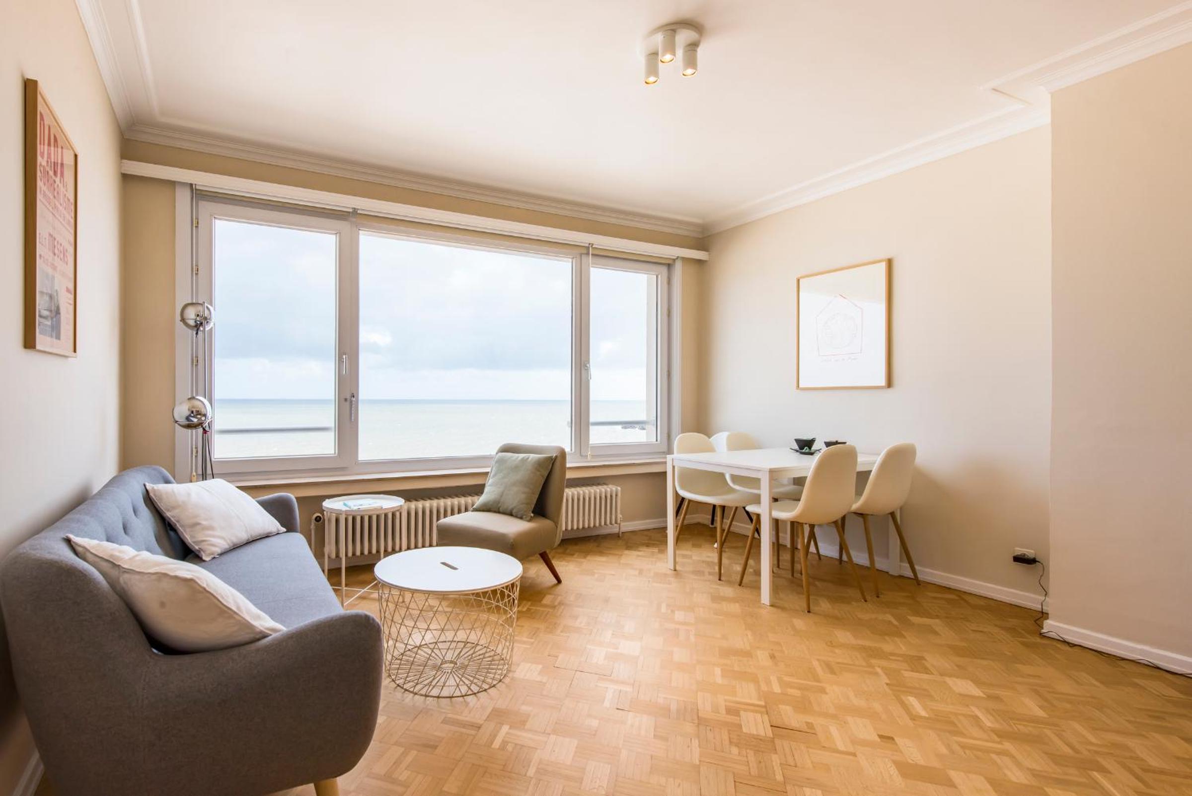 Seaview apartment for 2 in Ostend view 2
