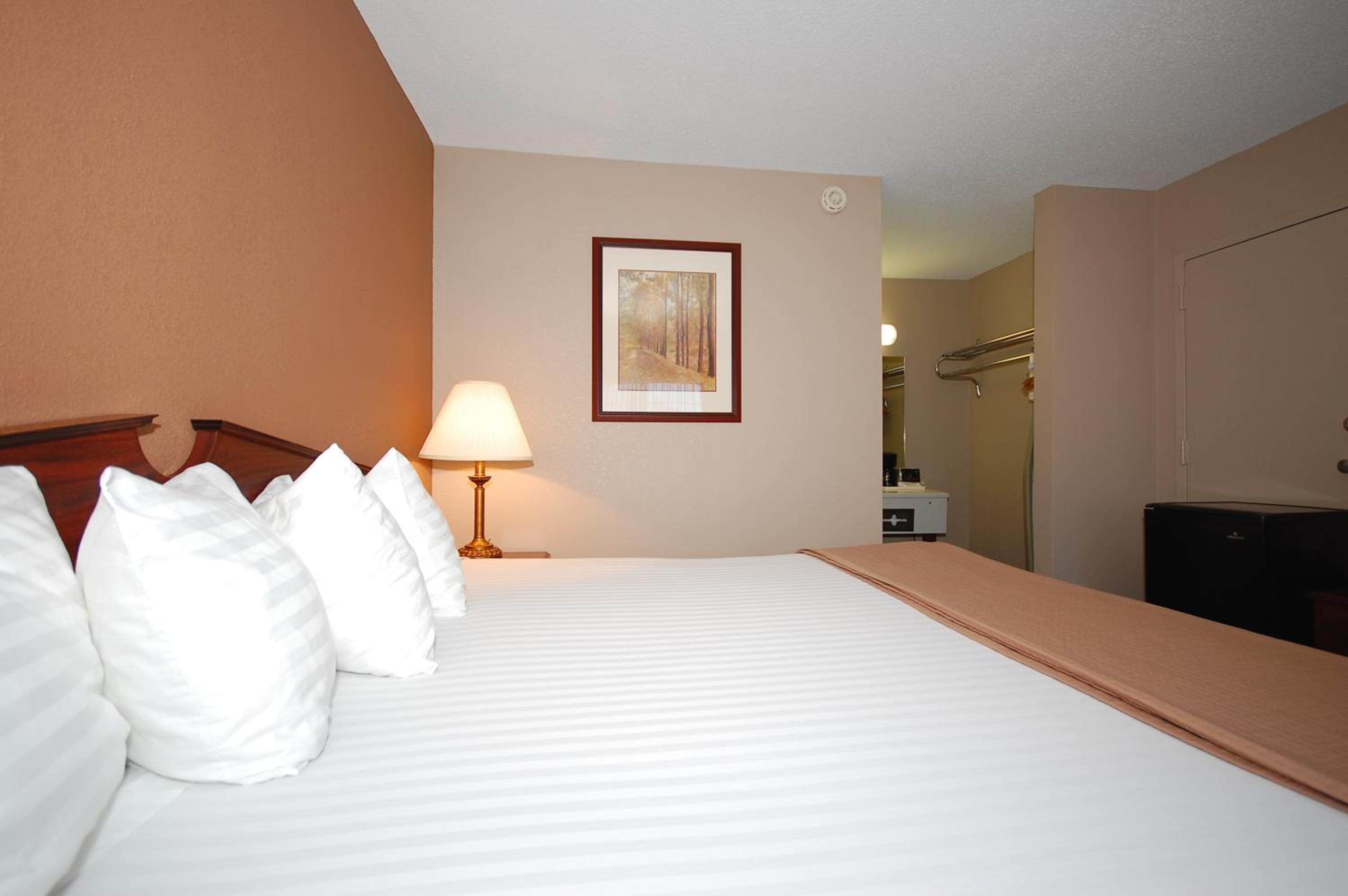 Garden City Vacations - Magnuson Hotel Red Baron - Property Image 10