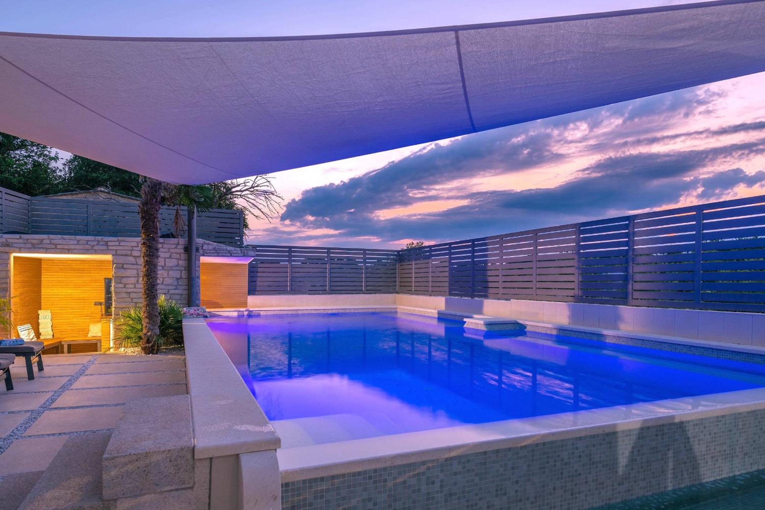 Villa La Mer with stalactite cave and pool bar view 2