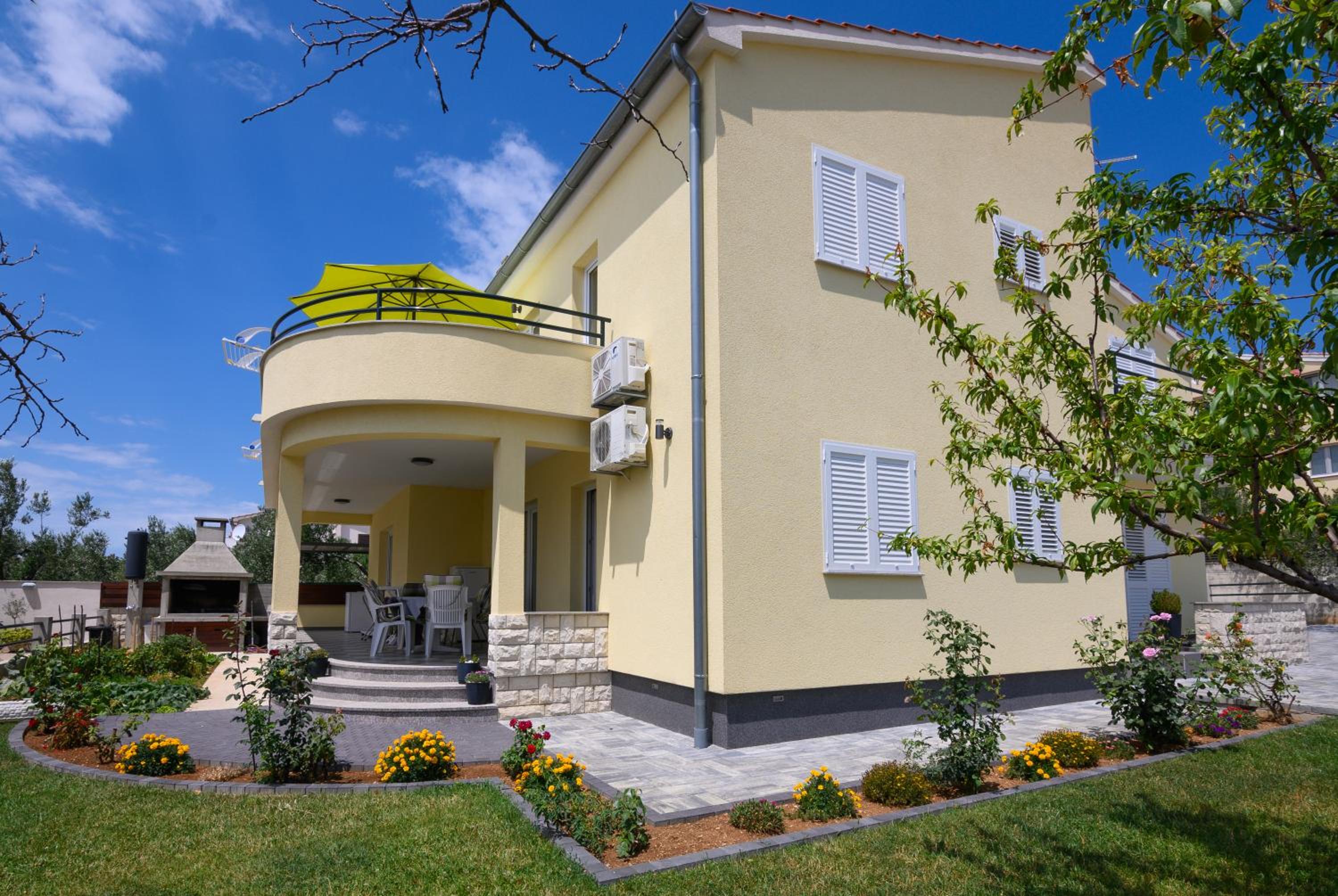 Apartments Blatančić