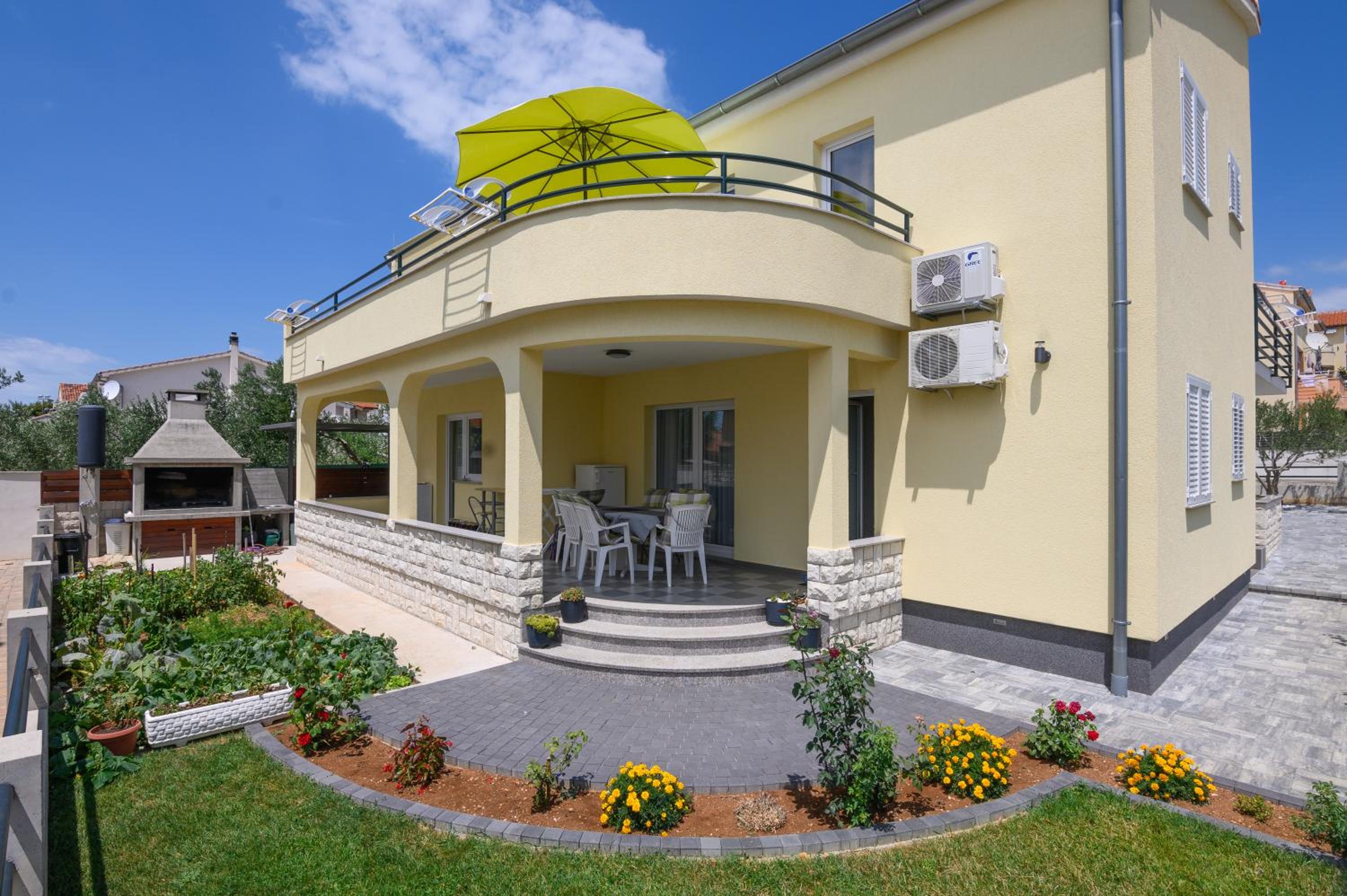 Apartments Blatančić