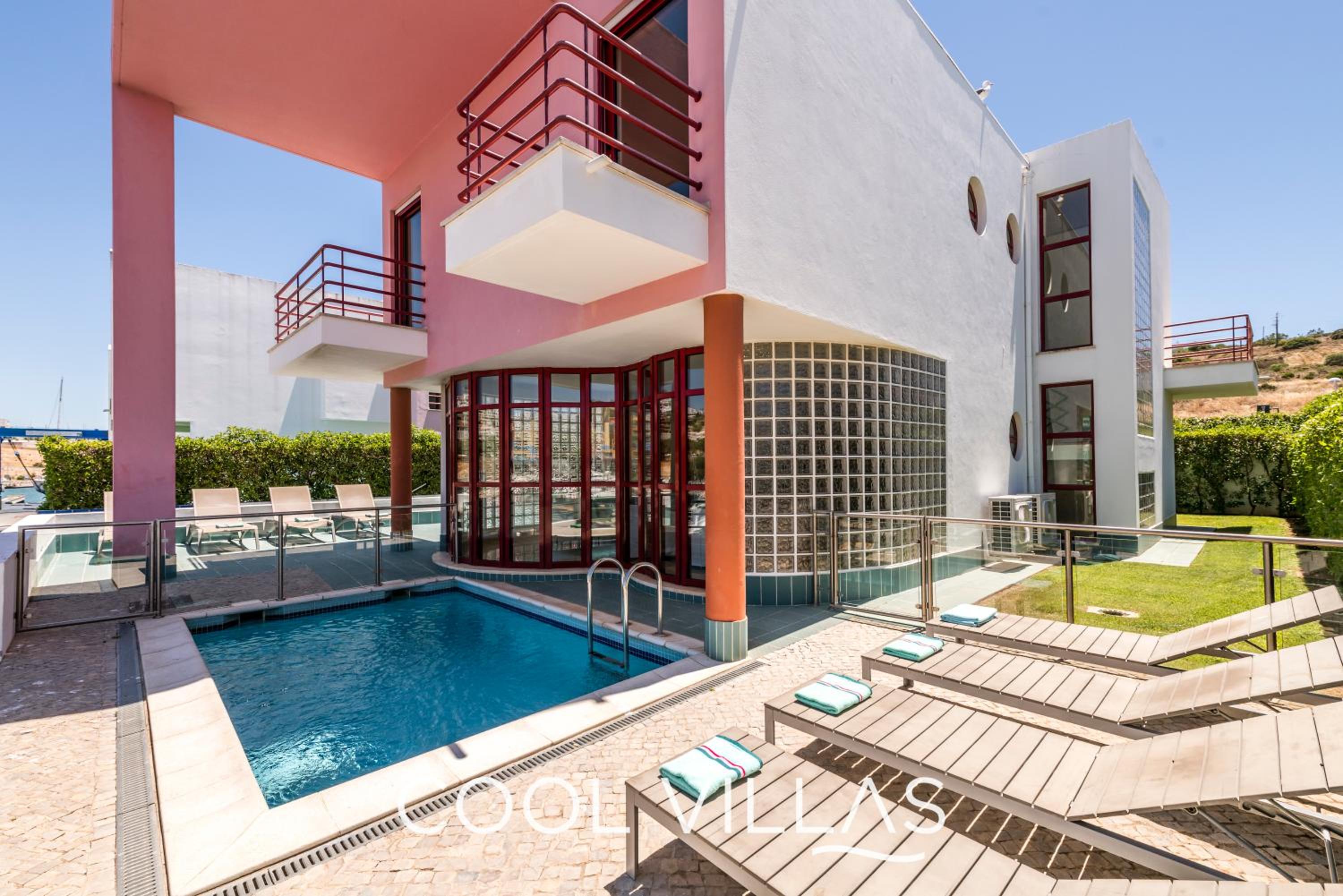 Villa AcquaMarina - 5 bedroom, water front villa view 2
