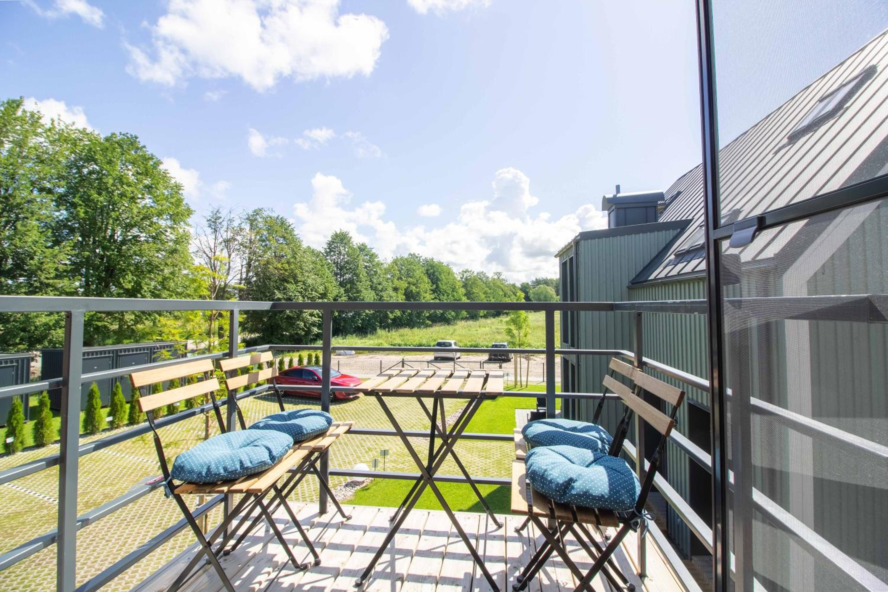 Green Shine Apartment, By Cohost view 4