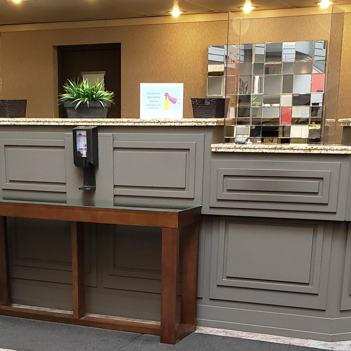 Travelway Inn Sudbury - Image 4