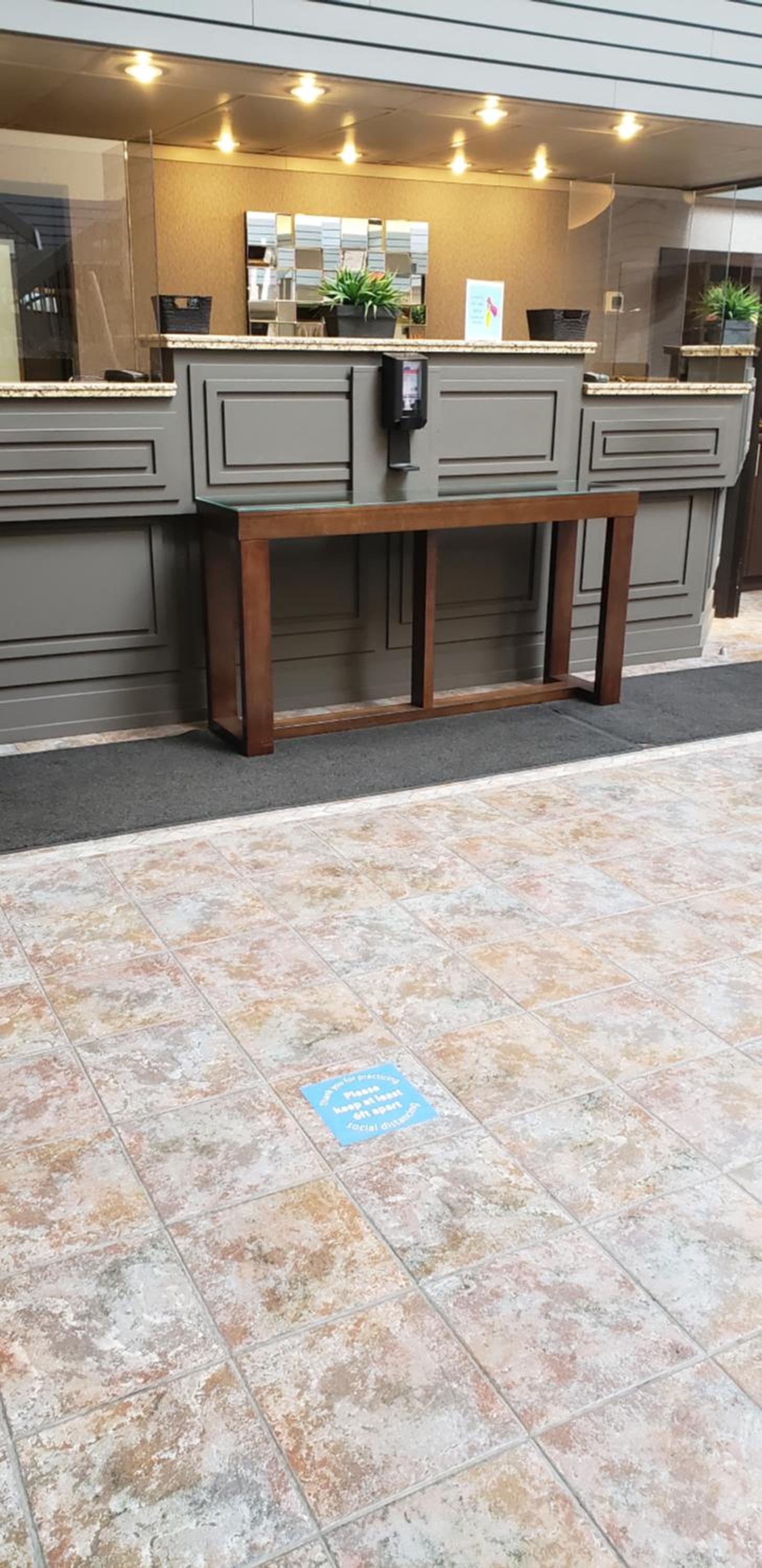 Travelway Inn Sudbury - Image 3