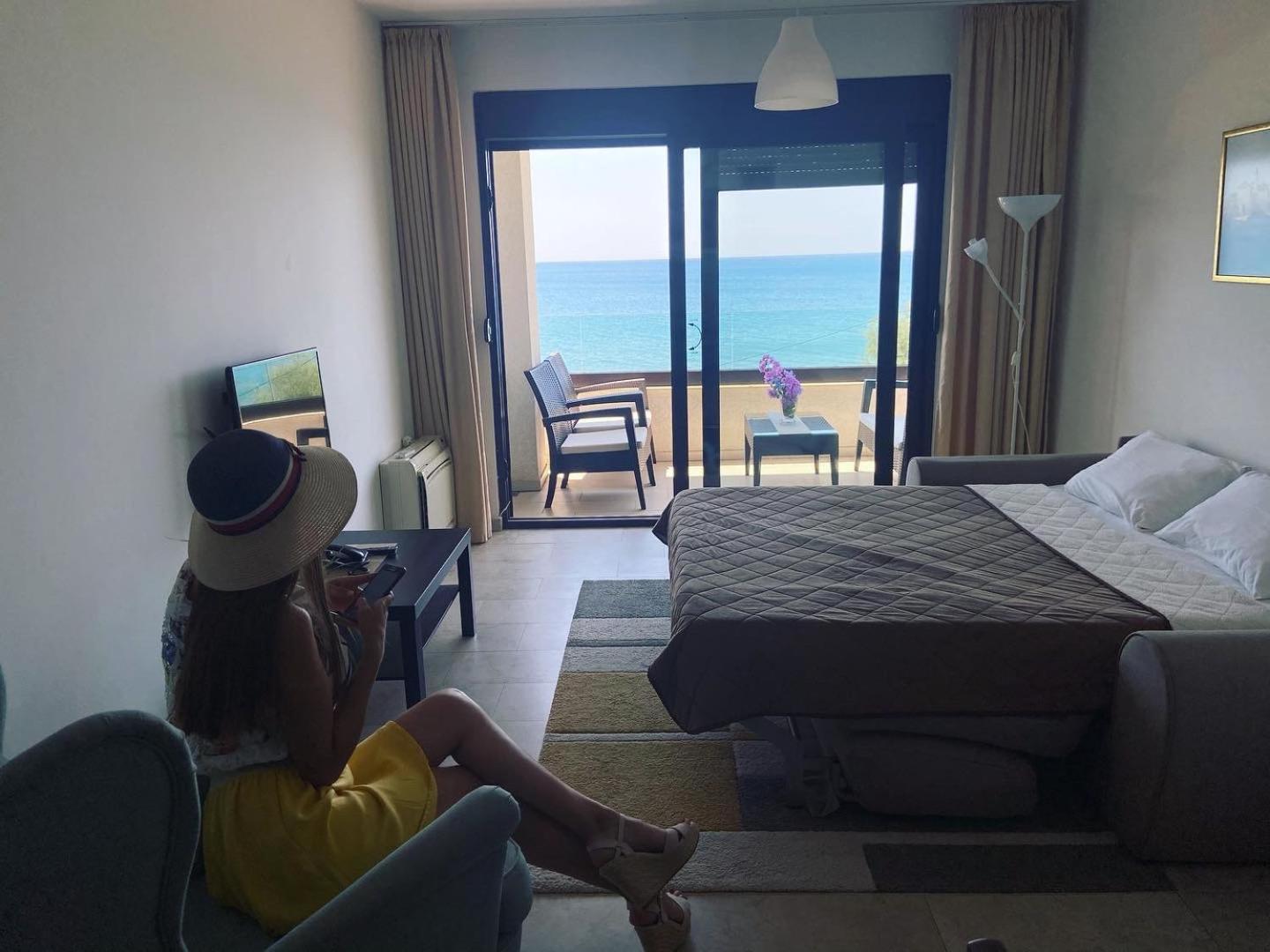 Apartments Kuce Lekovica Beach & snack bar- Bistro