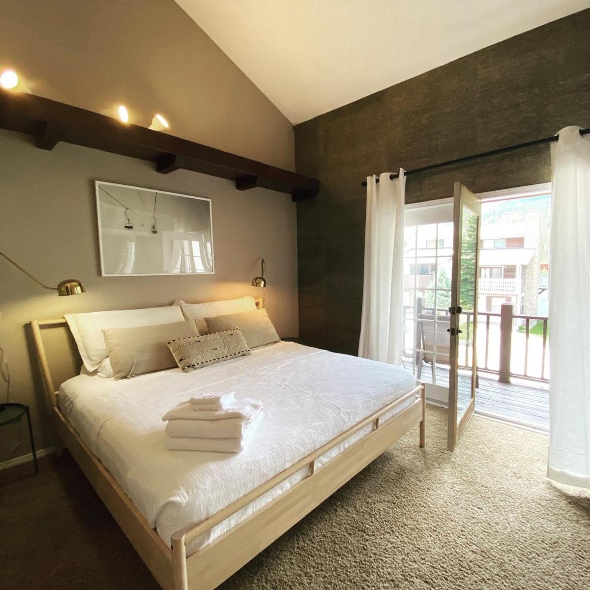 Red River Getaway- Ski In Ski Out, Newly Remodeled view 2