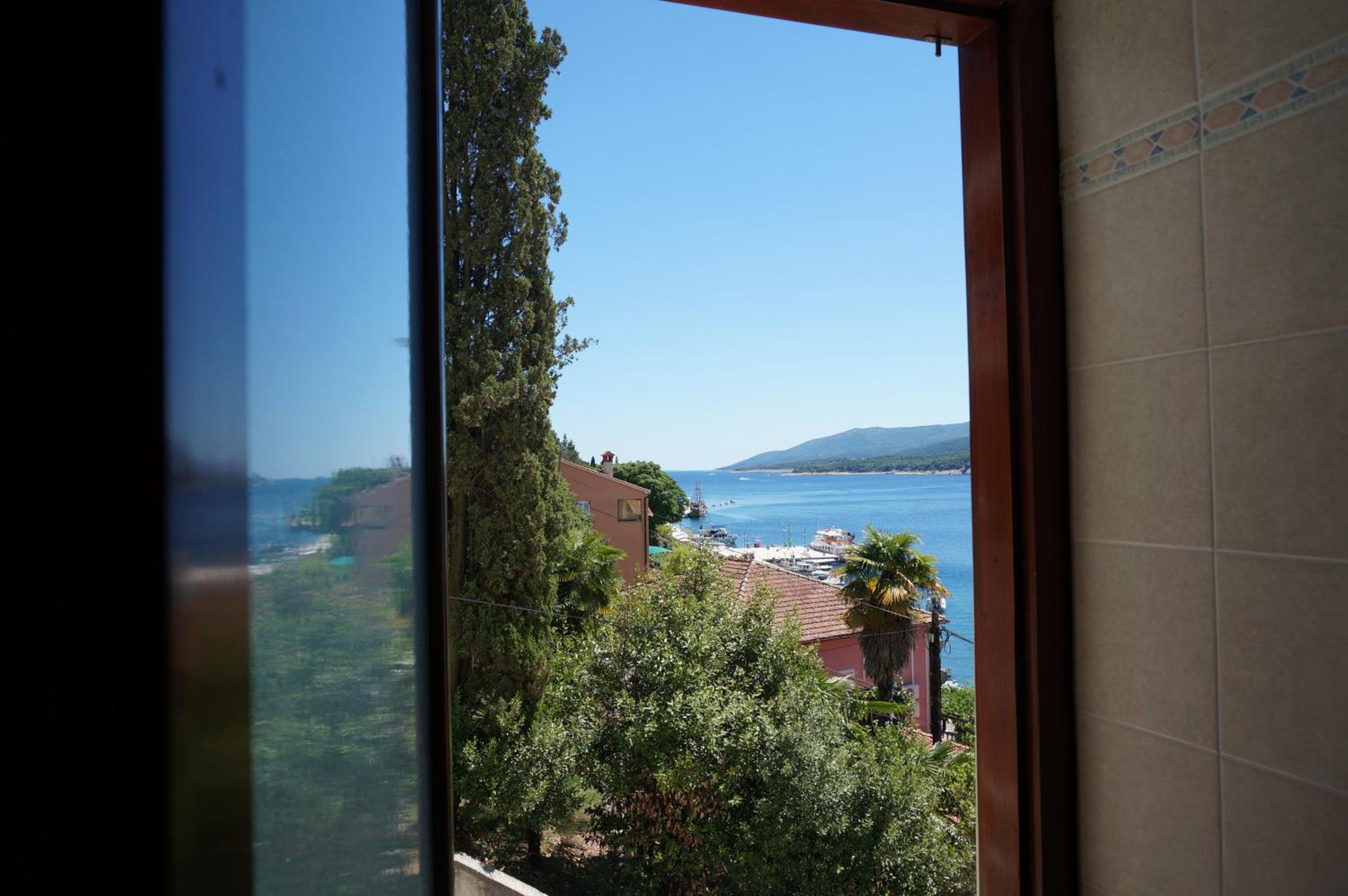 Studio Apartment Michelle - Intermezzo with sea view