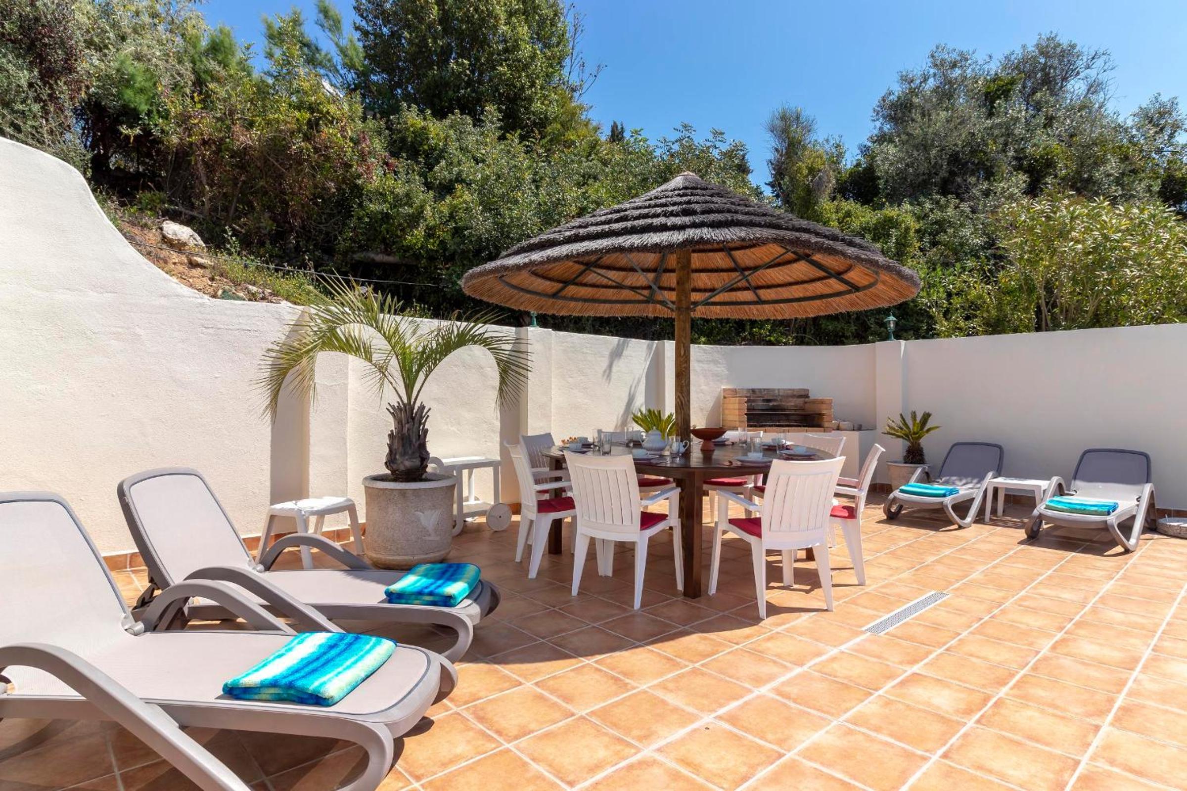 Casa Ouricos Large Pool BBQ Walk to beach view 4